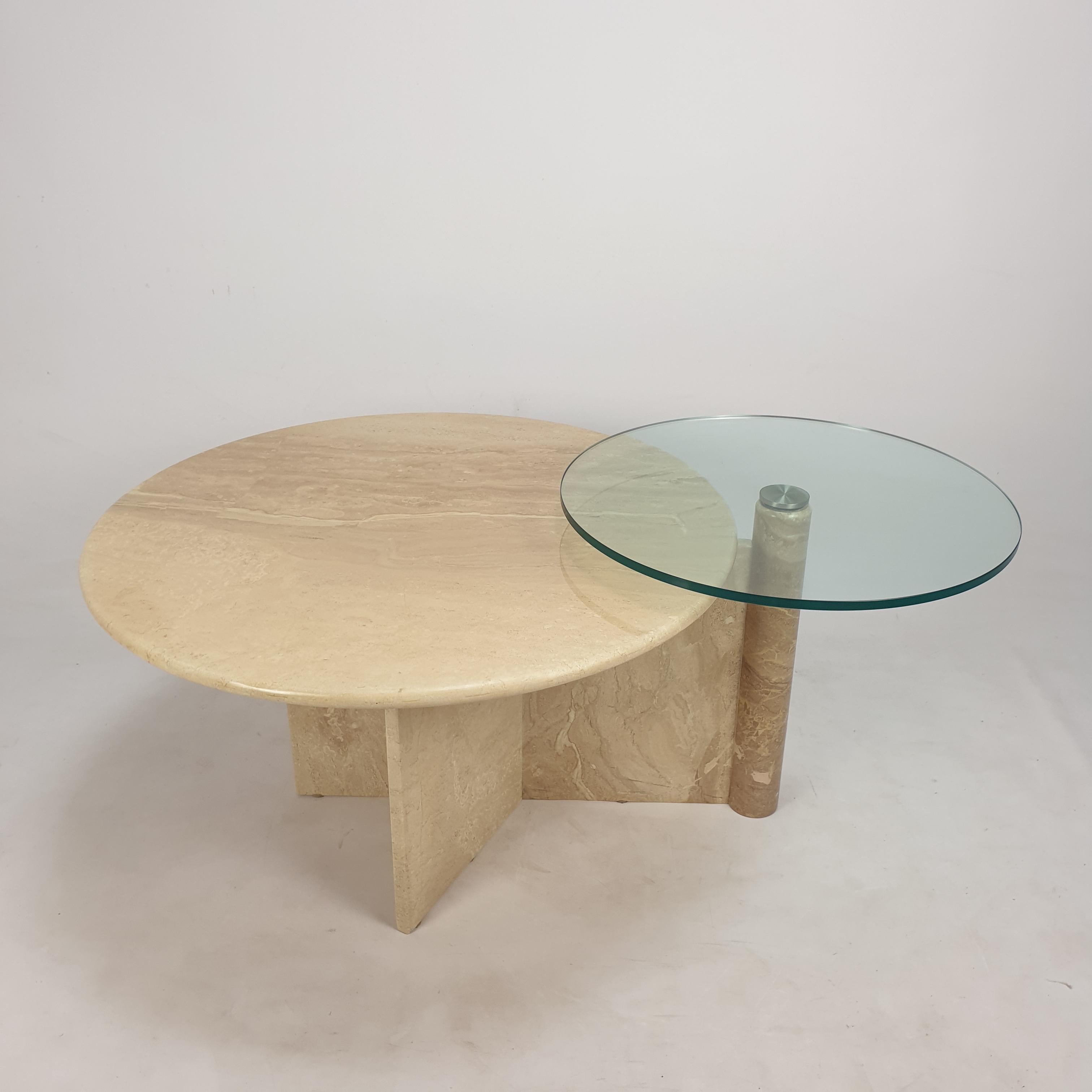 Italian Travertine and Glass Coffee Table, 1980s In Good Condition For Sale In Oud Beijerland, NL