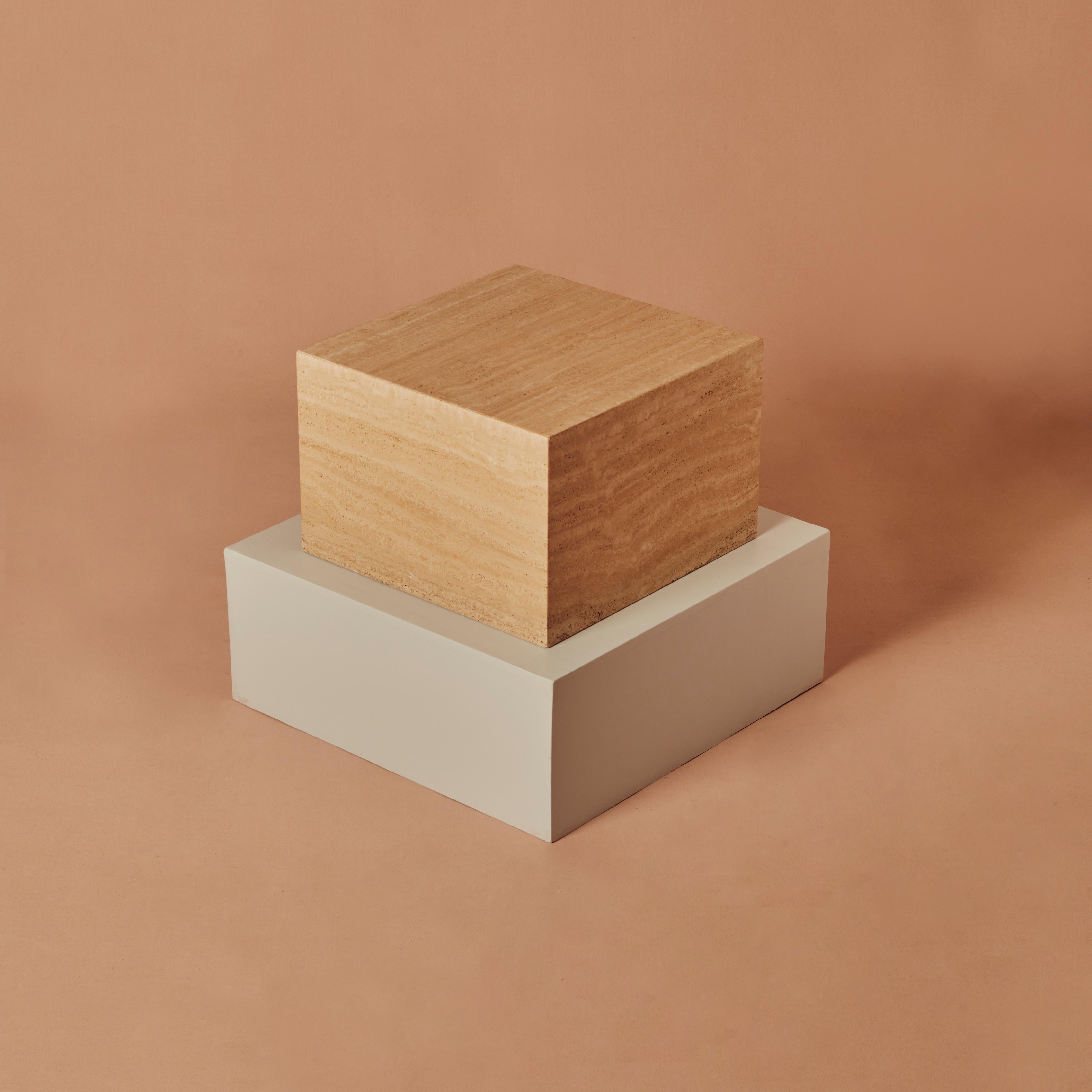 XX secolo Italian Travertine Block in vendita