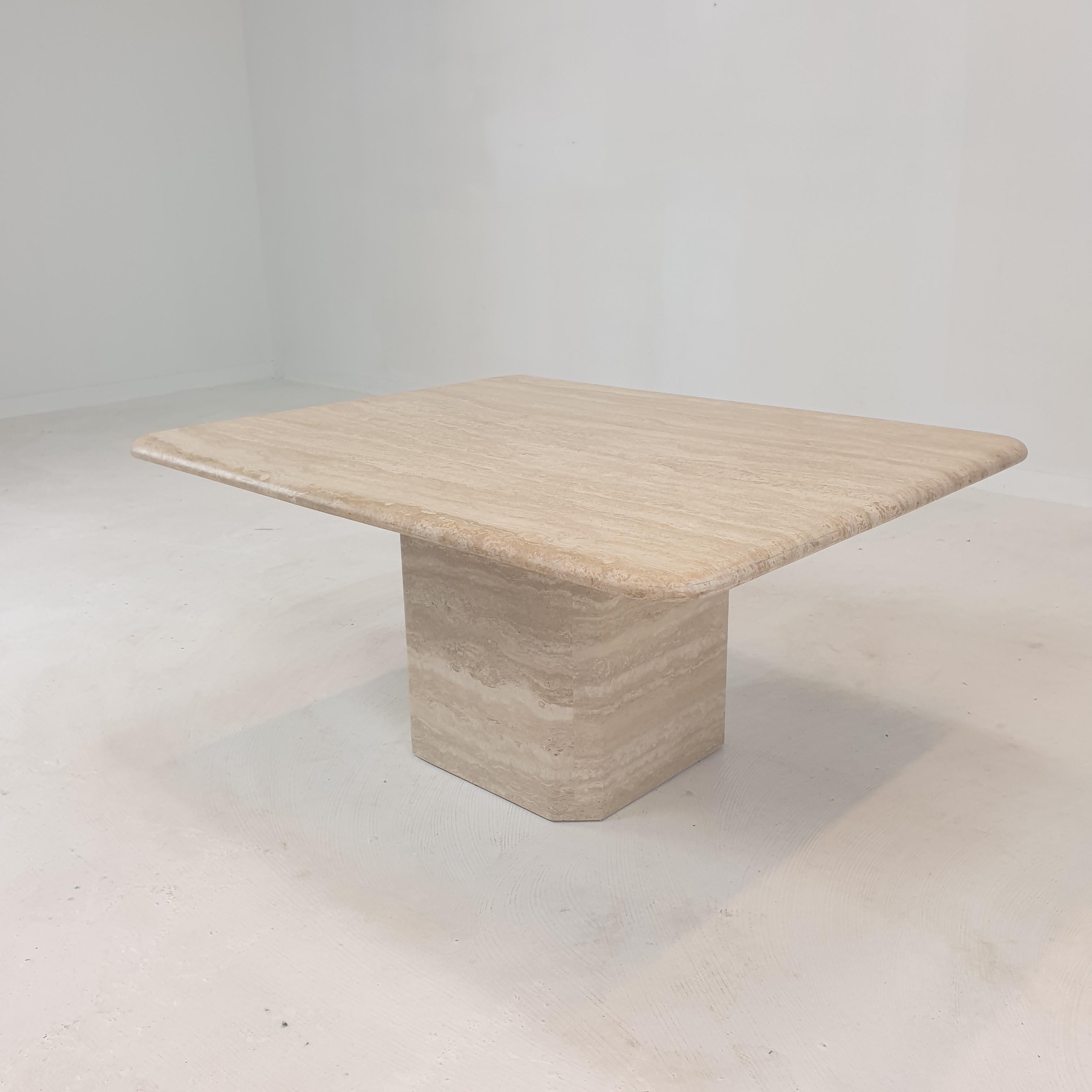 Table basse italienne en travertin, années 1980 en vente 5