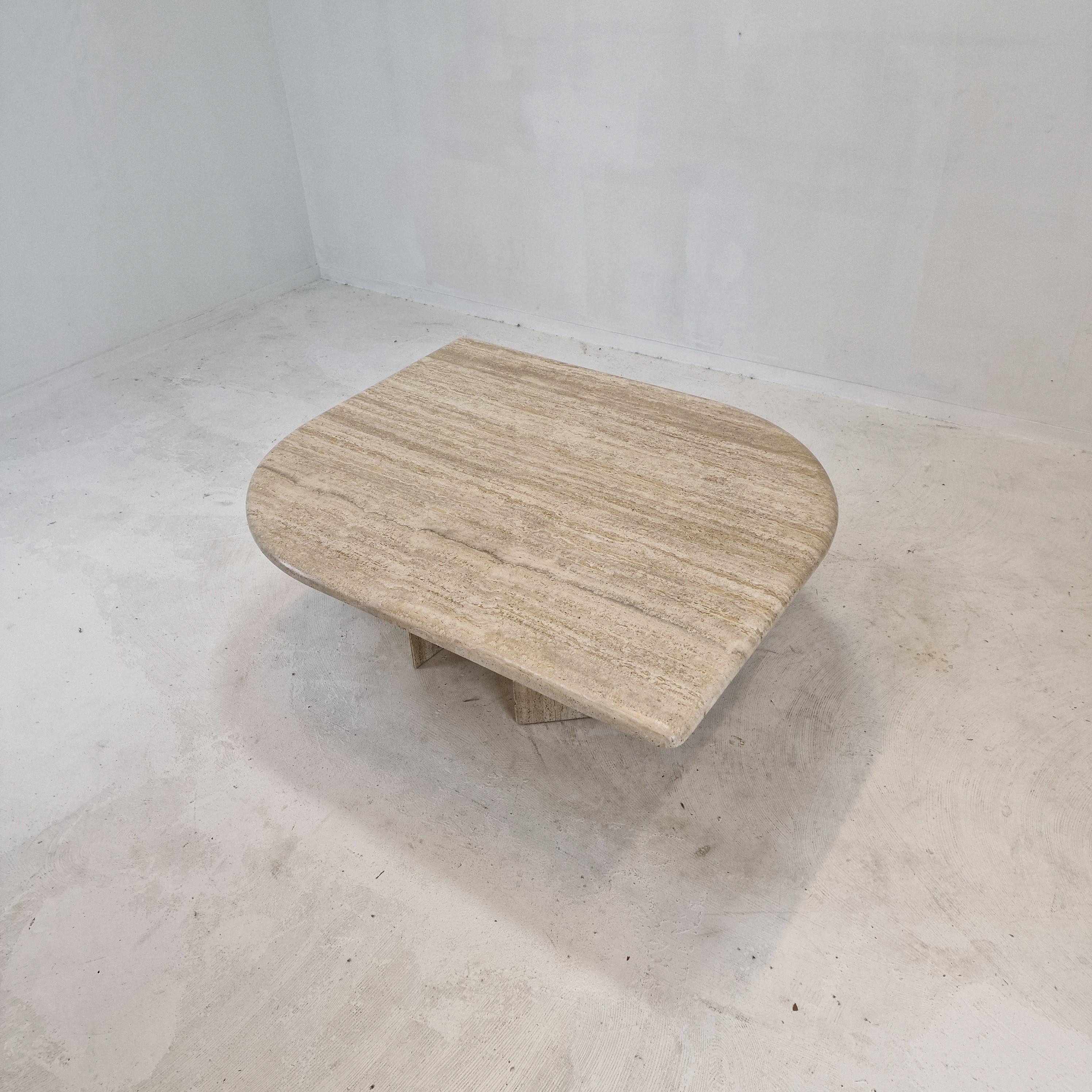 Italian Travertine Coffee Table, 1980's In Good Condition For Sale In Oud Beijerland, NL