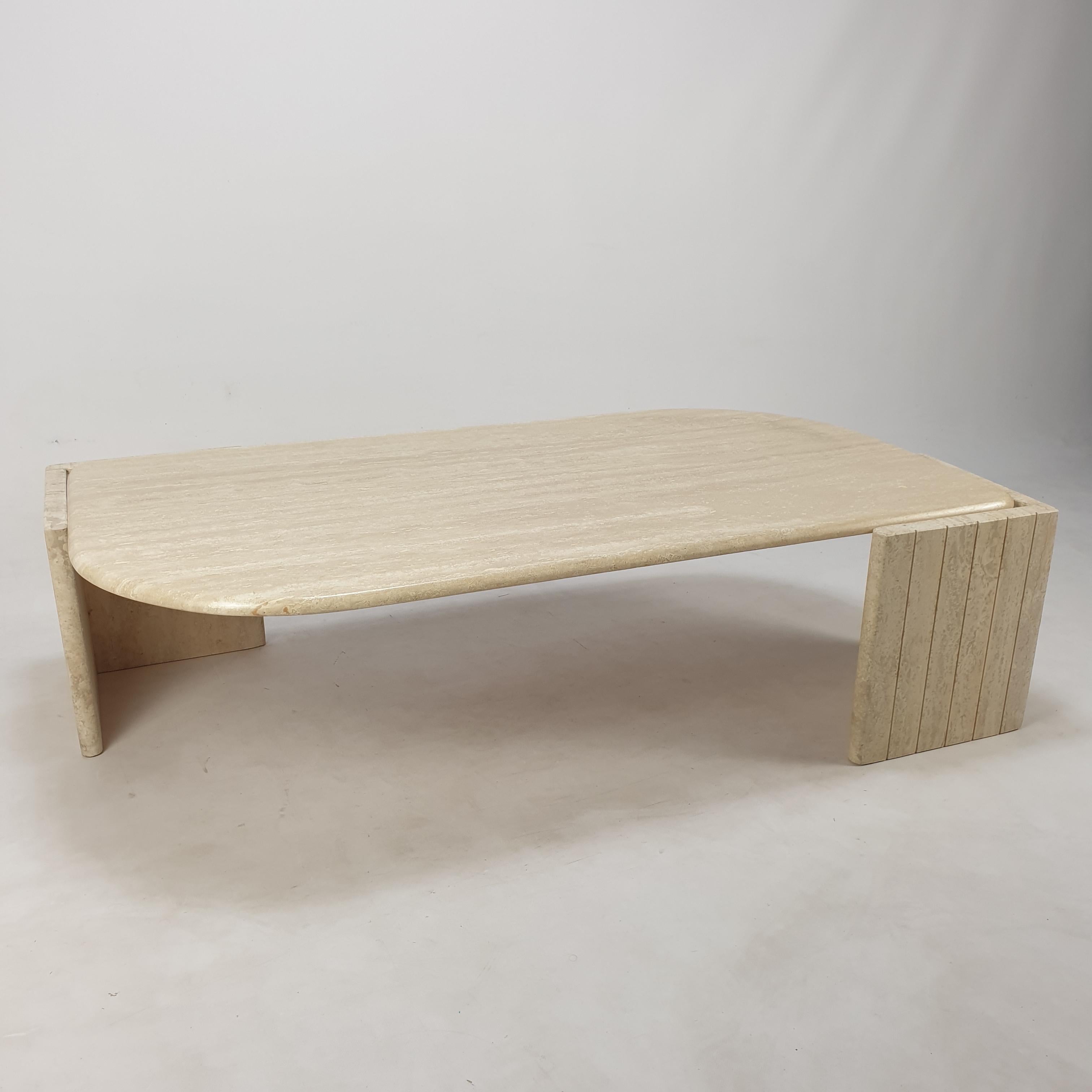 Italian Travertine Coffee Table, 1980s For Sale 2