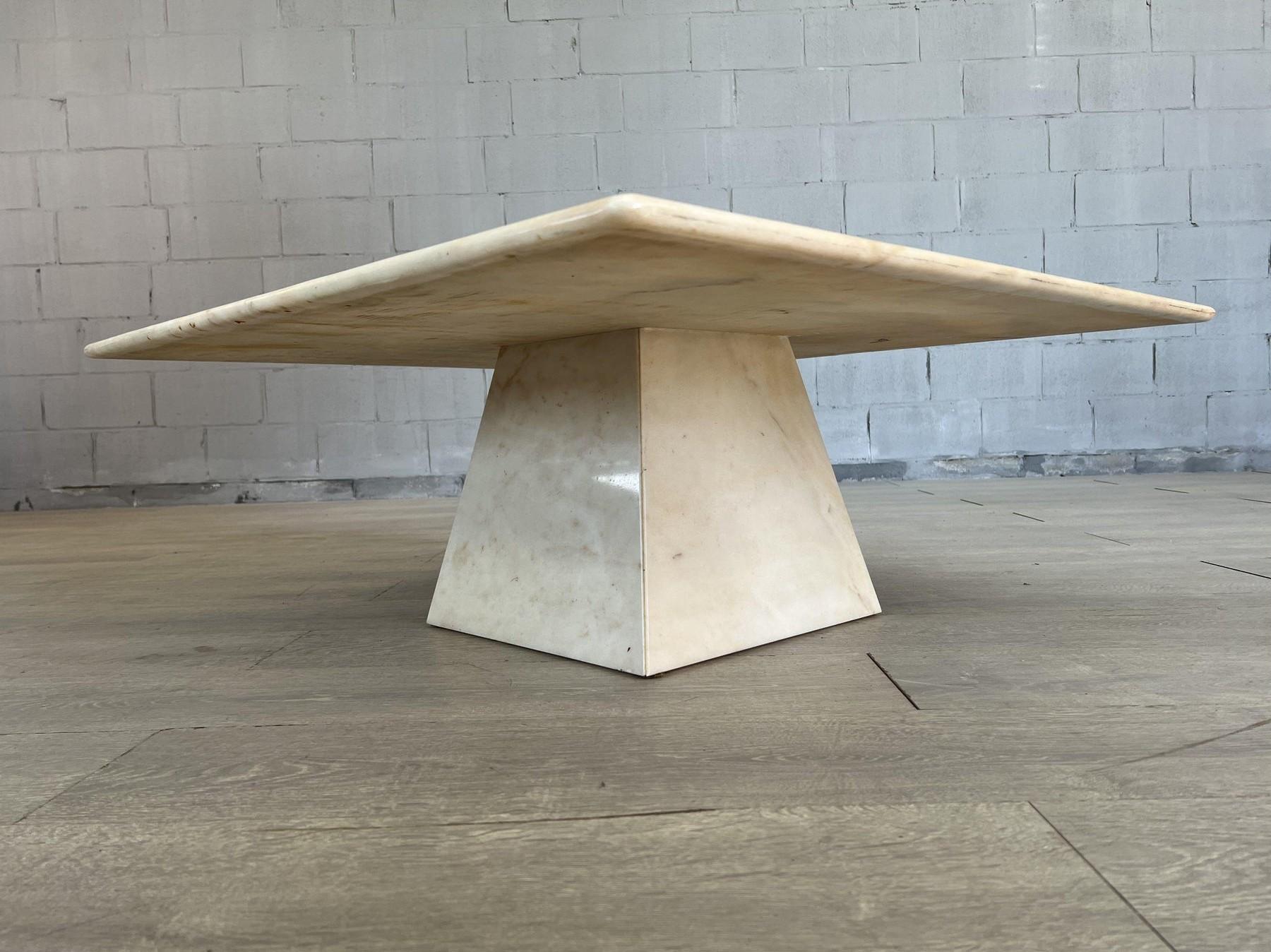 Italian Travertine Coffee Table After Willy Rizzo Italiano en venta