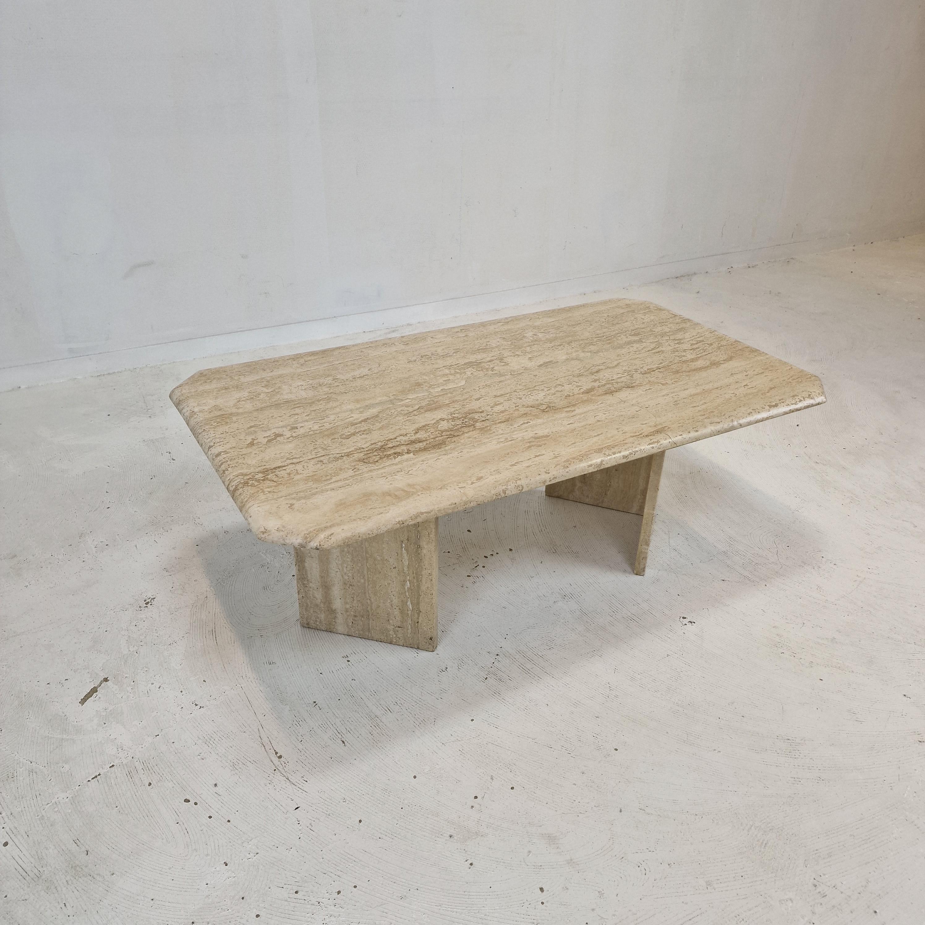 Italian Travertine Coffee Table In Good Condition For Sale In Oud Beijerland, NL