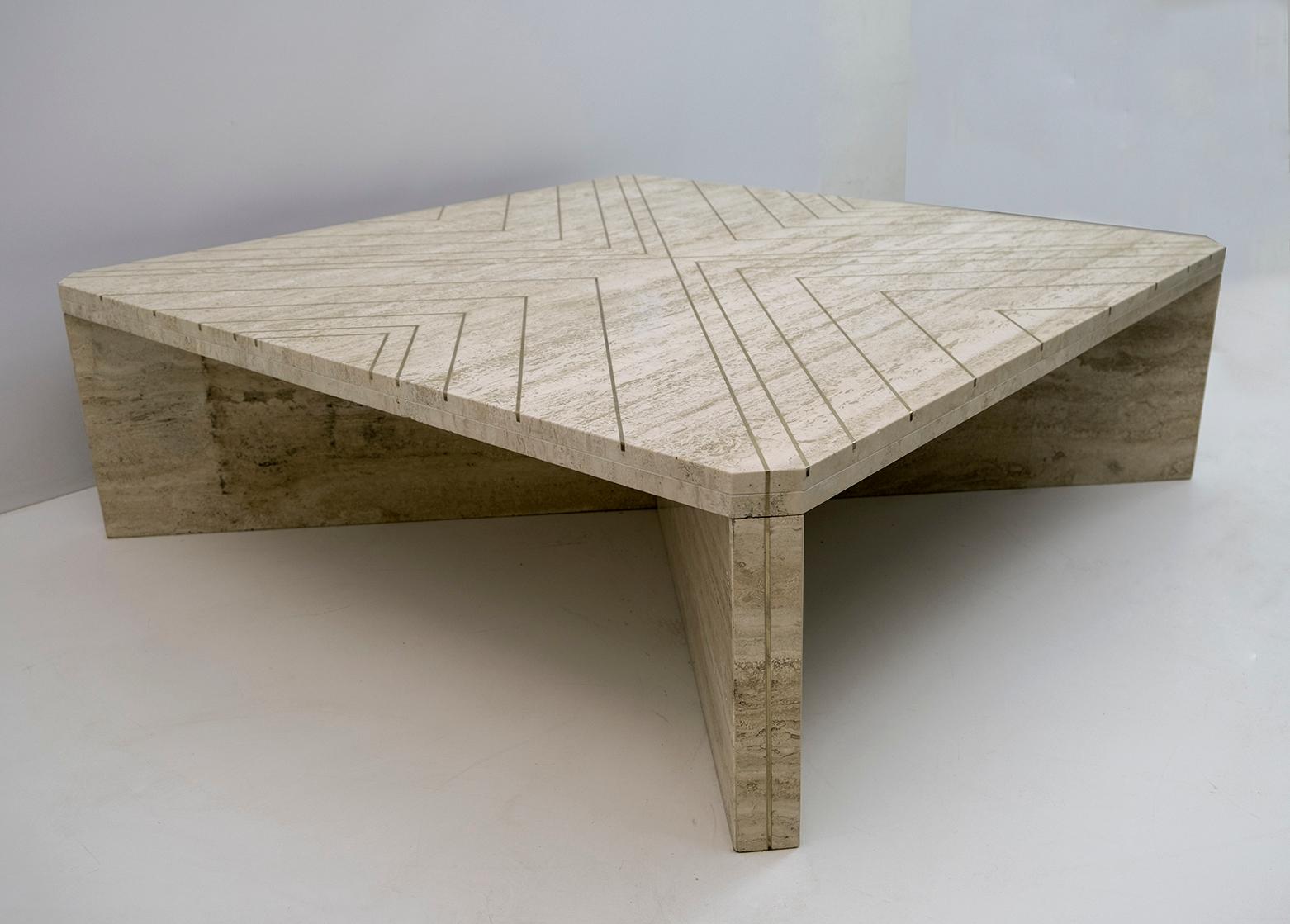 Late 20th Century Willy Rizzo Mid-Century Italian Travertine Coffee Table with Brass Inlays, 1970s