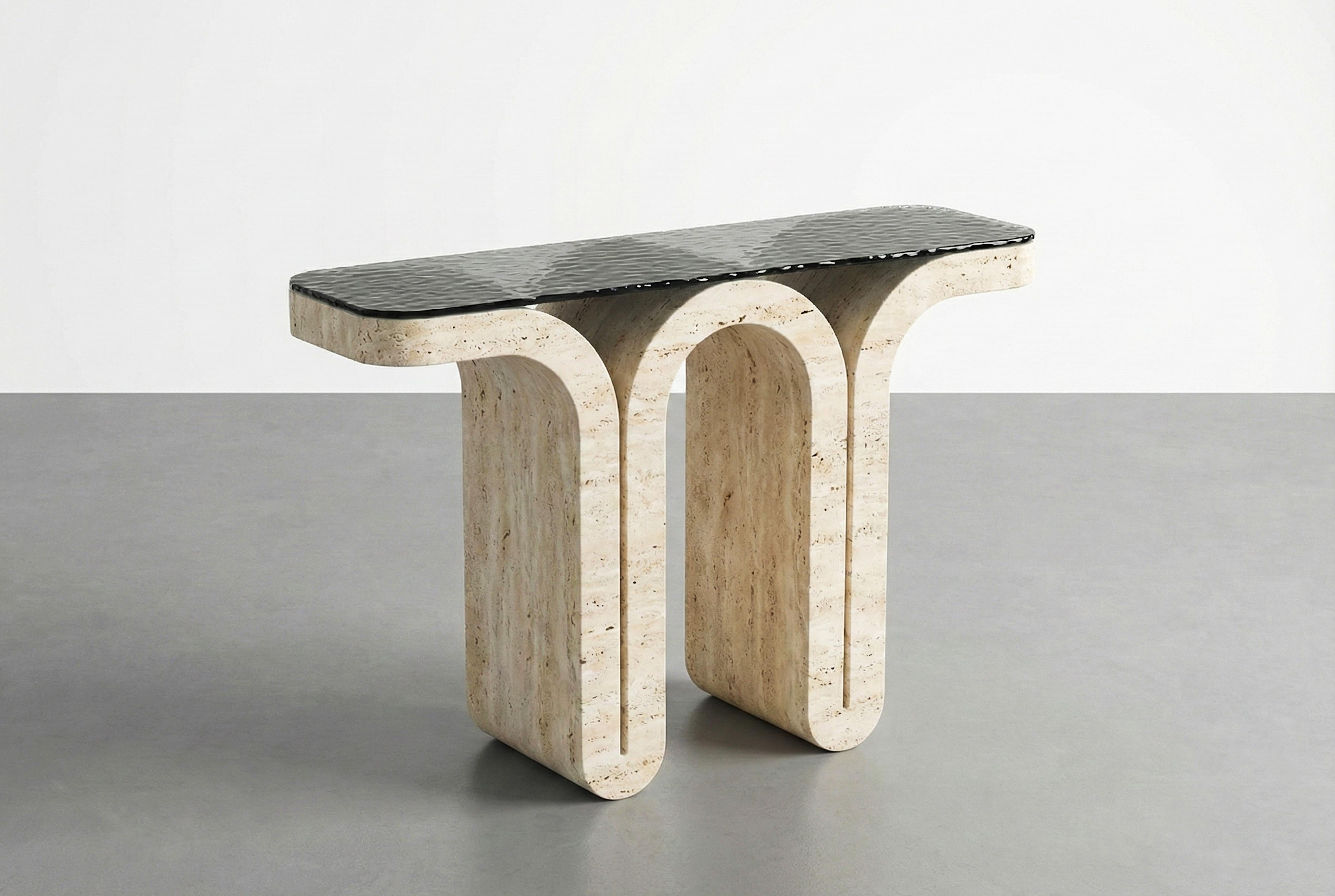 Consola de Travertino Italiano con Tapa de Cristal Fusión - Mesa de Entrada de Mármol Tallado en venta