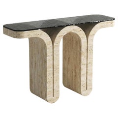 Consola de Travertino Italiano con Tapa de Cristal Fusión - Mesa de Entrada de Mármol