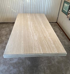 Tavolo da pranzo in travertino italiano di Stone International