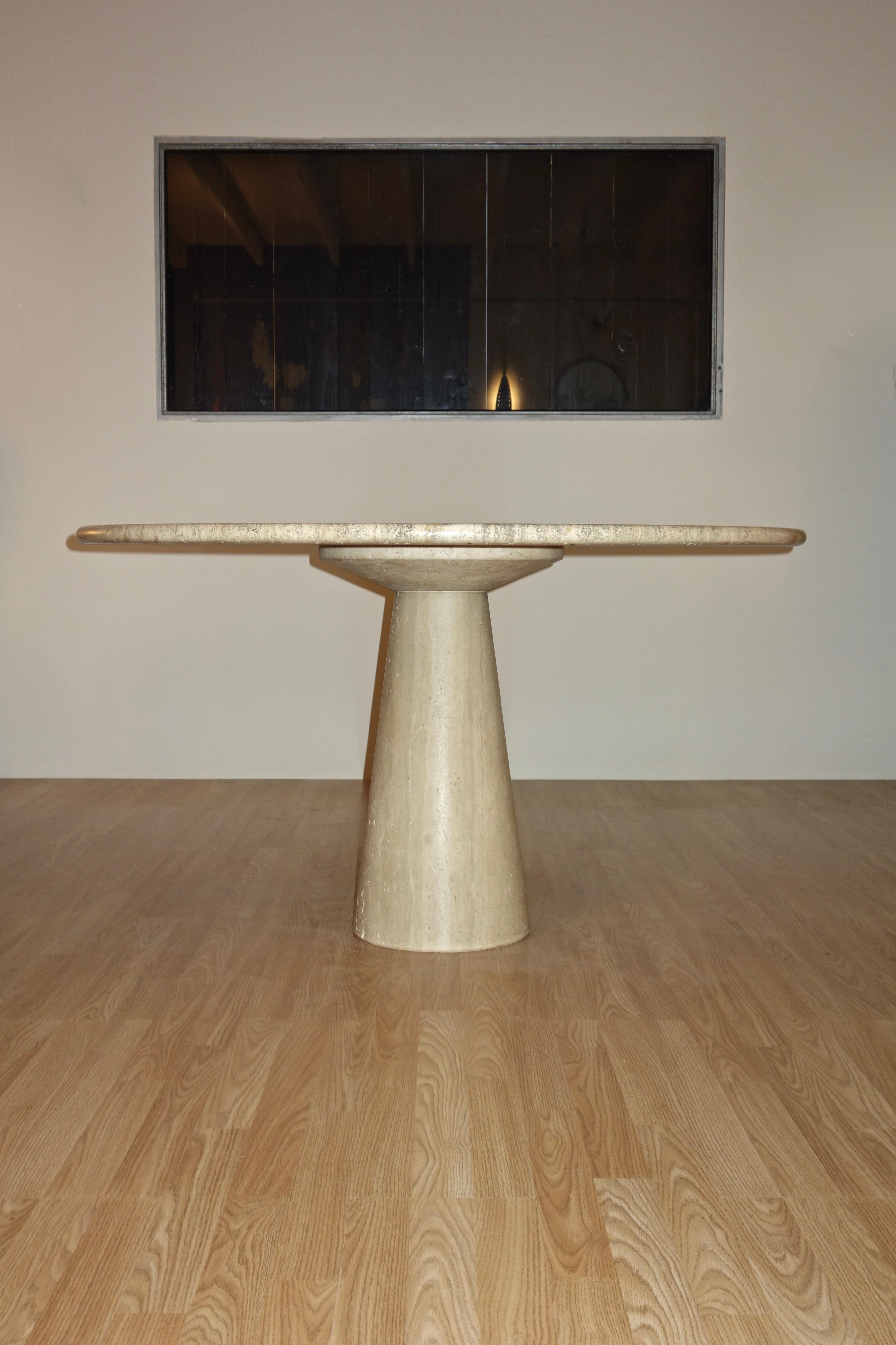 Ère spatiale Table de salle à manger italienne en travertin style Mangiarotti 1970 en vente