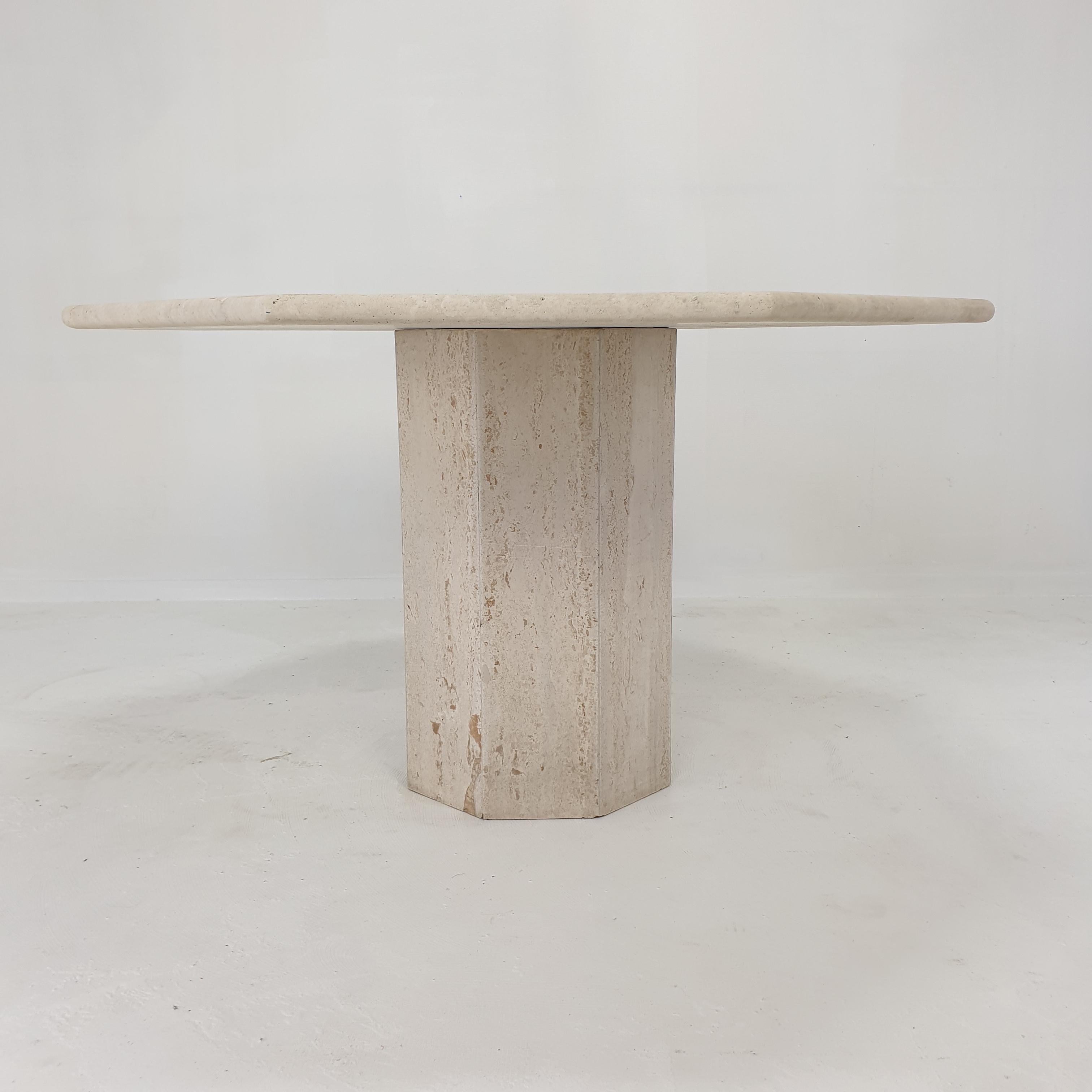 Italian Travertine Garden or Dining Table, 1970s For Sale 4