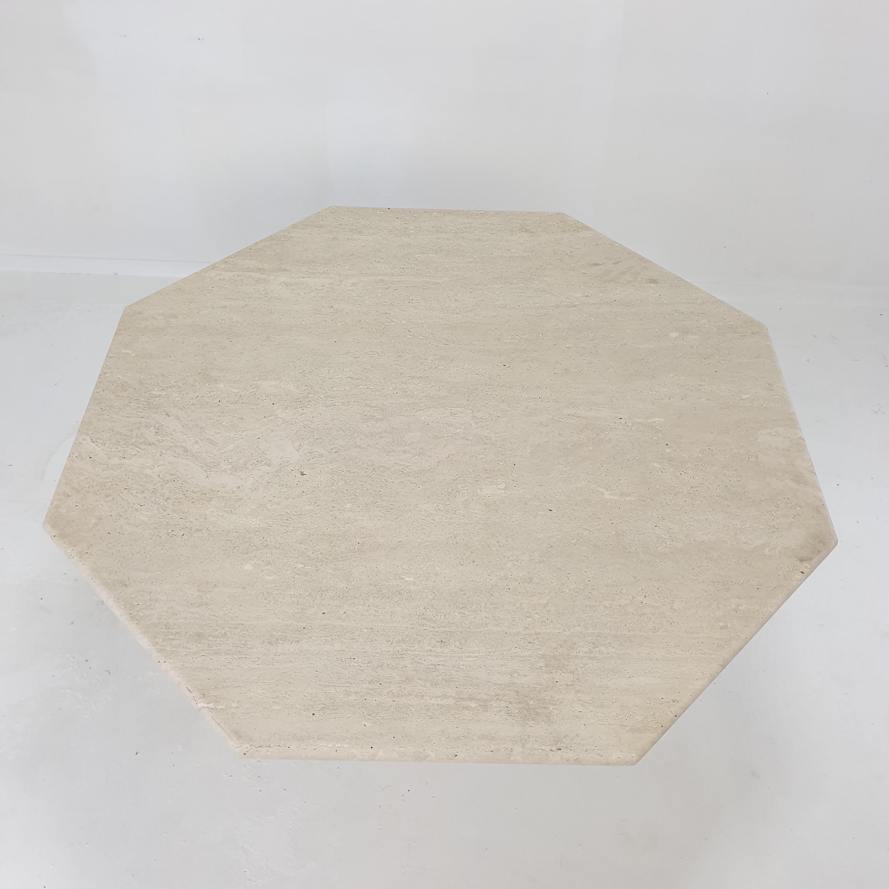 Italian Travertine Garden or Dining Table, 1970s For Sale 1