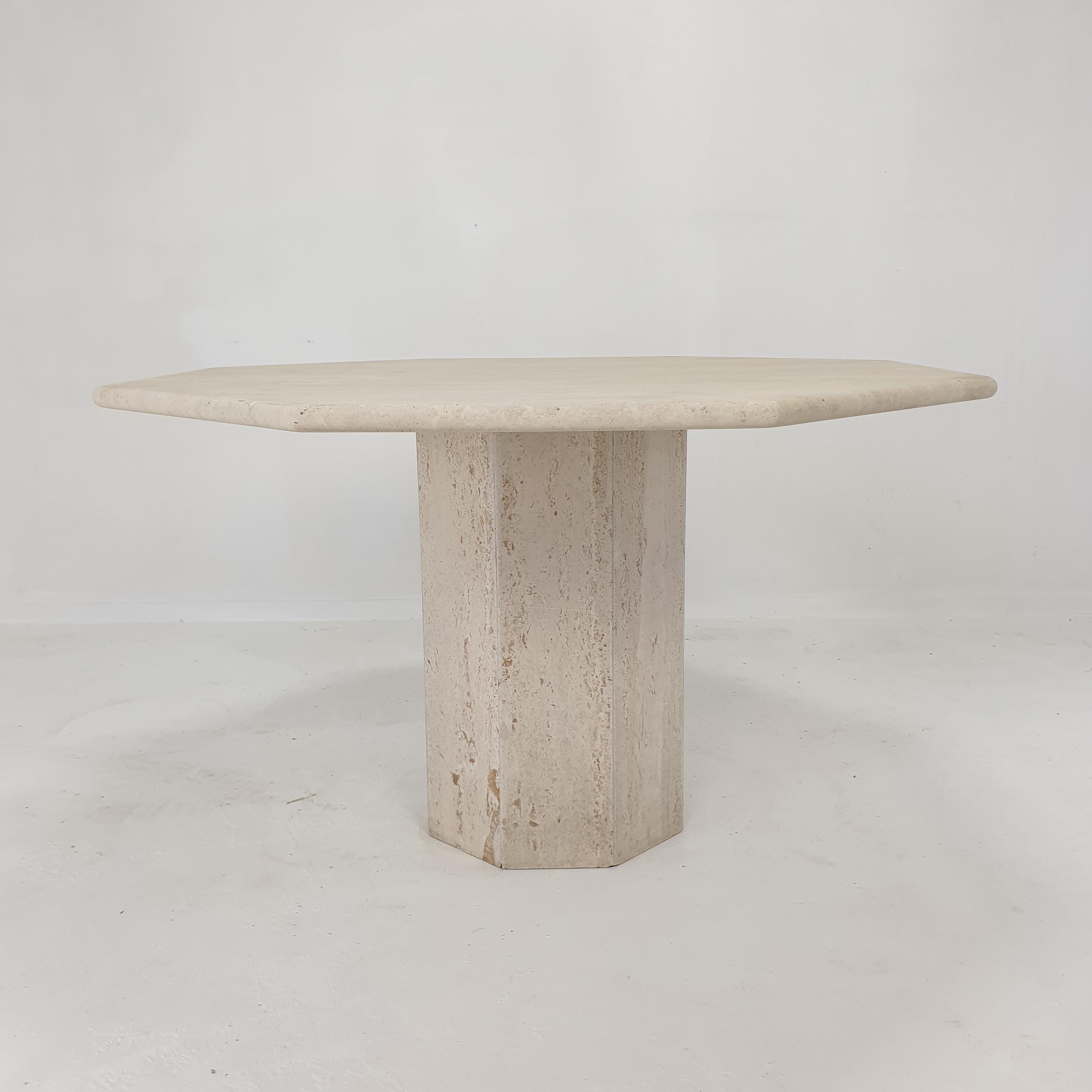 Italian Travertine Garden or Dining Table, 1970s For Sale 3