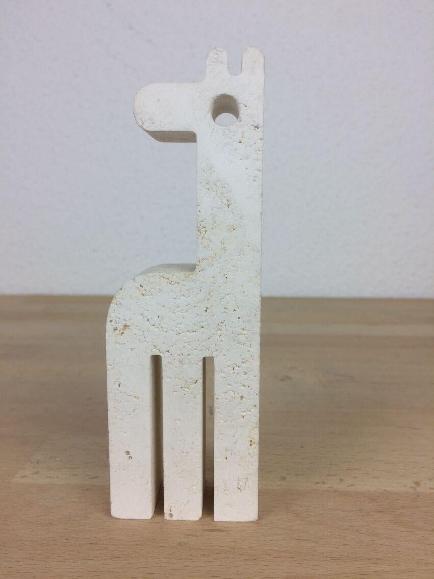 Escultura Jirafa italiana de travertino de Fratelli Mannelli finales del siglo XX en venta