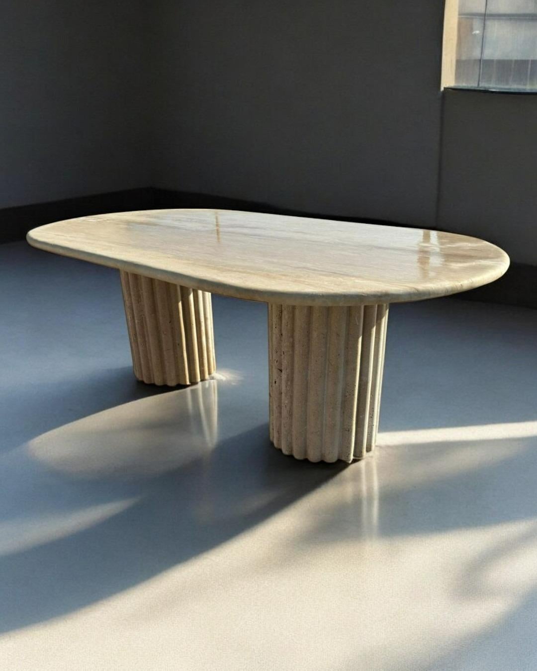 Mesa de comedor de mármol travertino italiano - Mesa de cocina de mármol personalizada Tallado en venta