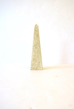 Obélisque italien en marbre travertin