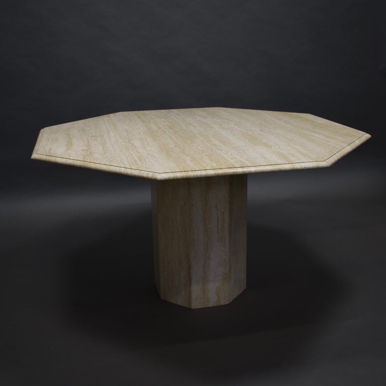 Mid-Century Modern Italian Travertine Marble Round Dining Table, circa 1970 For Sale