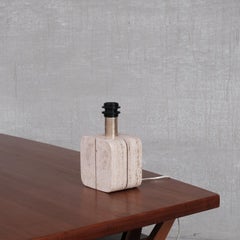 Lampada da tavolo italiana di metà secolo in travertino