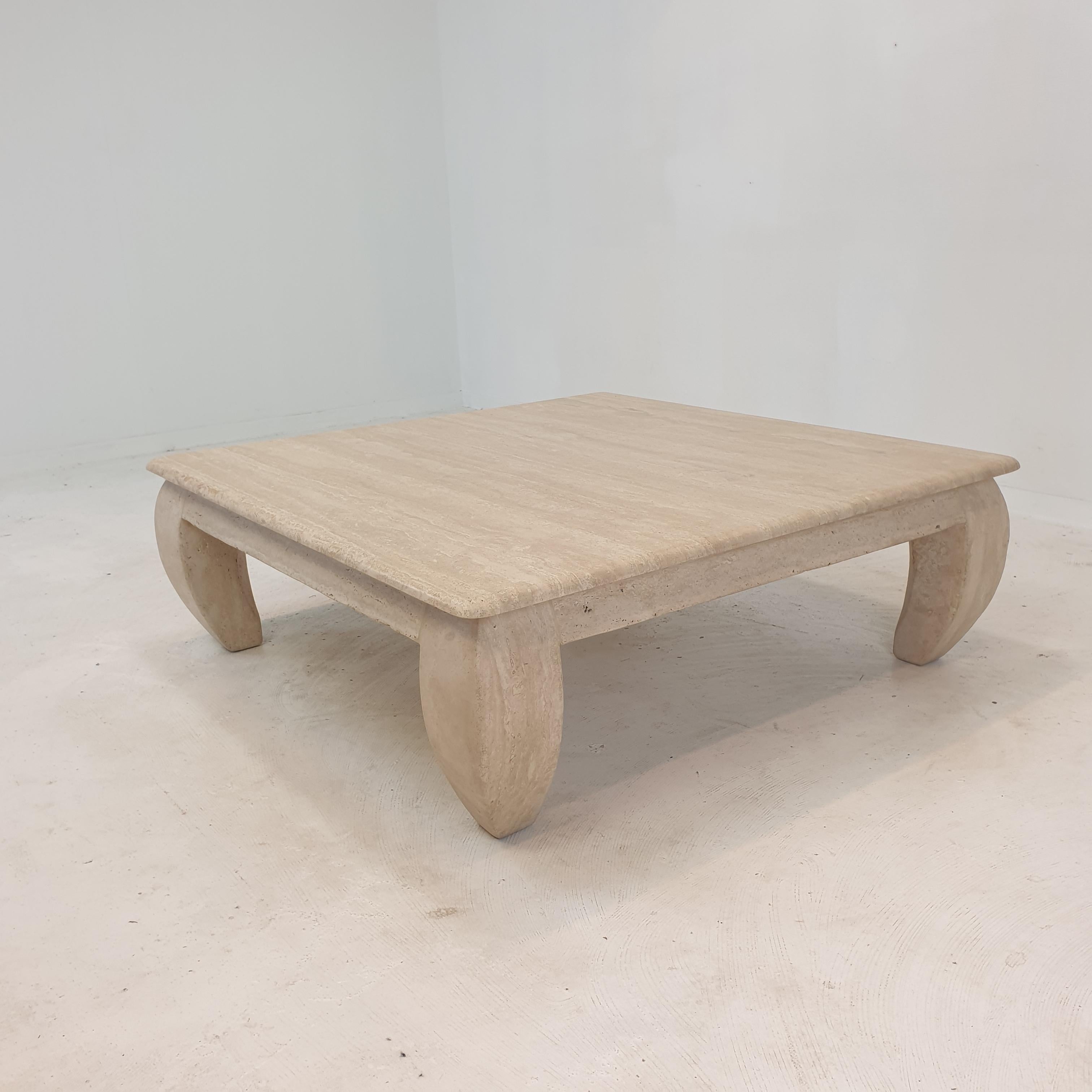 Fin du 20e siècle Table basse italienne en travertin « Opium », années 1980 en vente