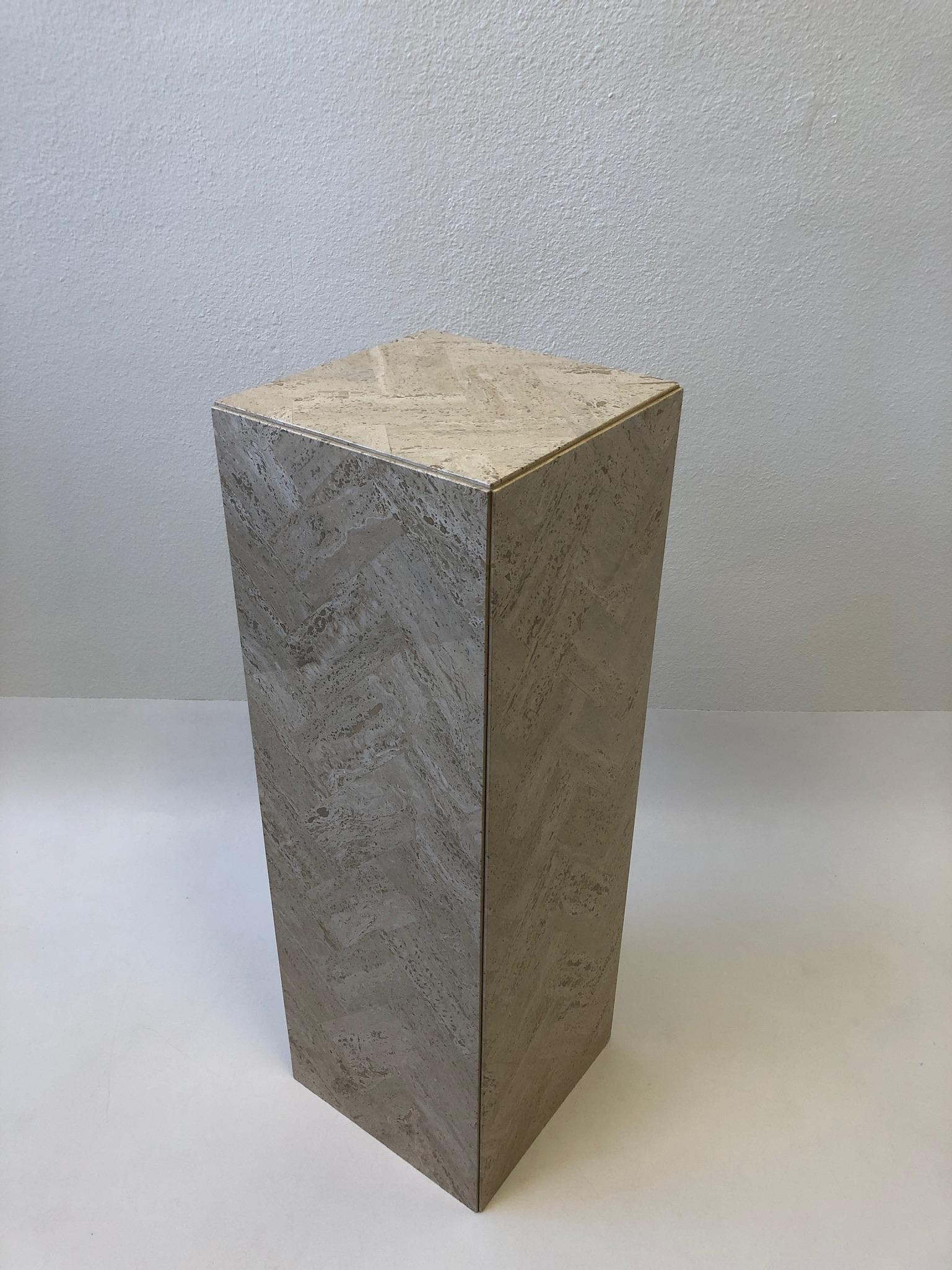 Italian Travertine Pedestal In Good Condition In Palm Springs, CA