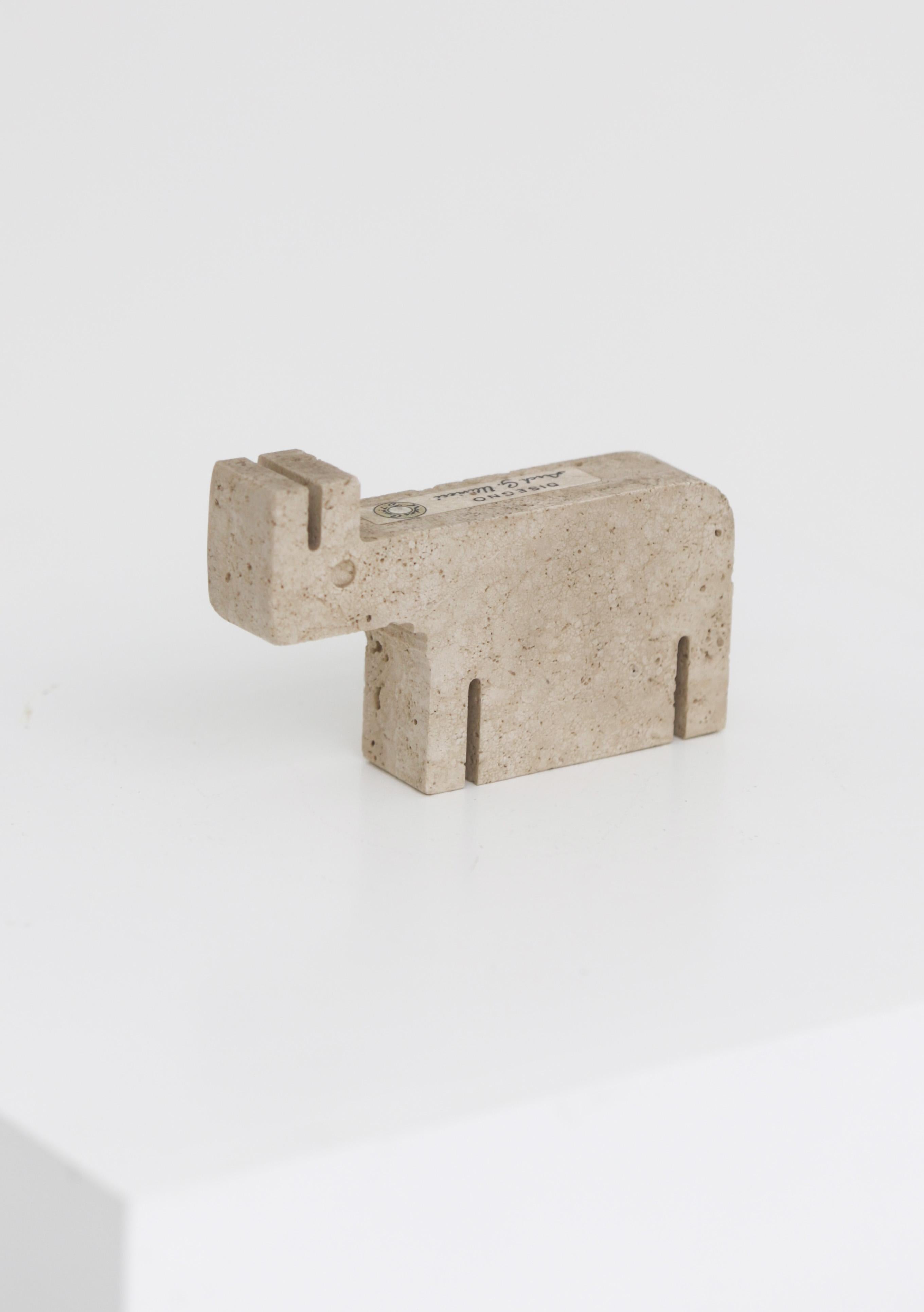 Italiano Rhino in travertino italiano di G. Ulivieri anni '70 in vendita