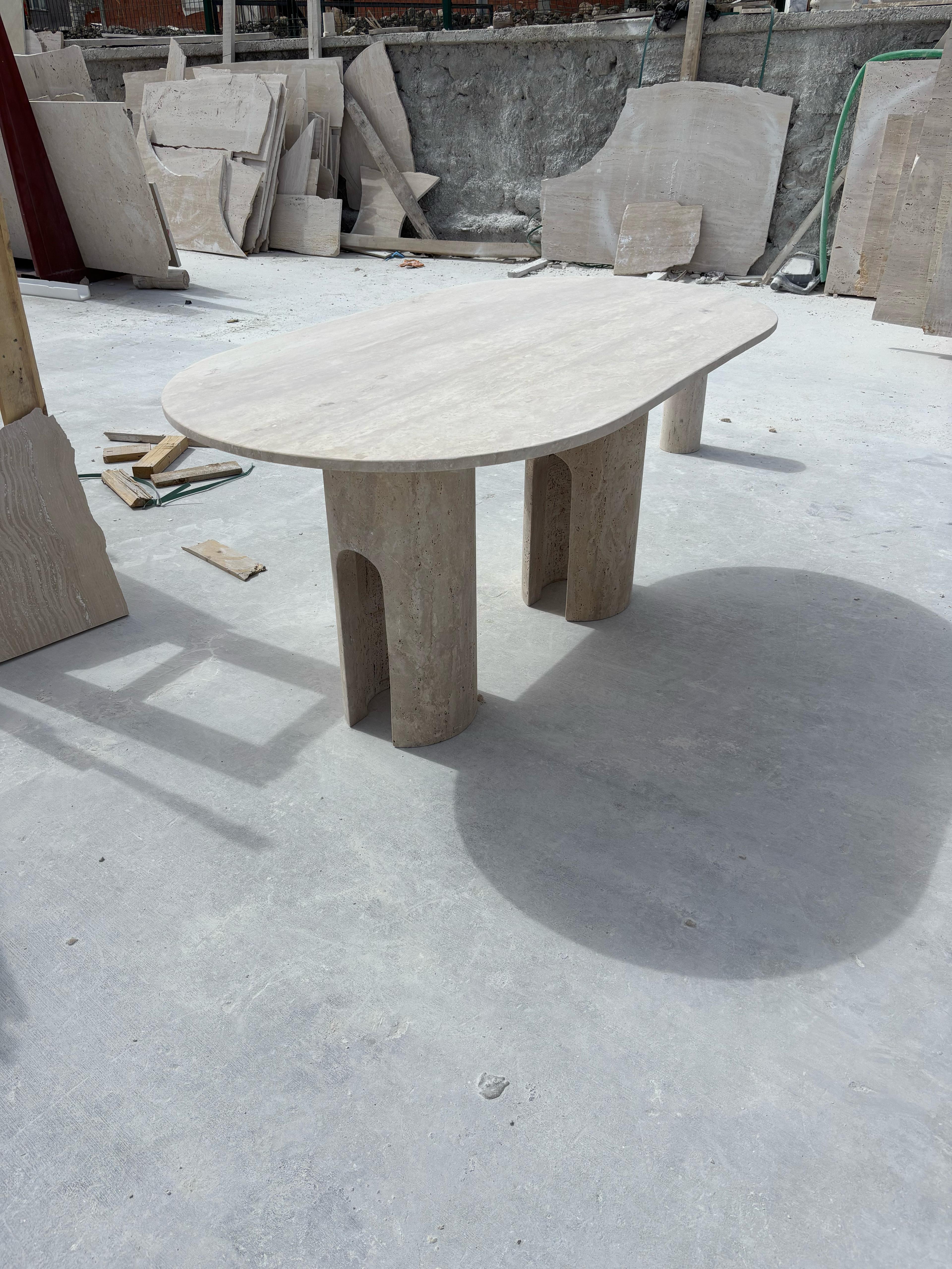 MESA DE COMEDOR DE MÁRMOL TRAVERTINO

Tipo de mármol: Travertino
Dimensiones: 72