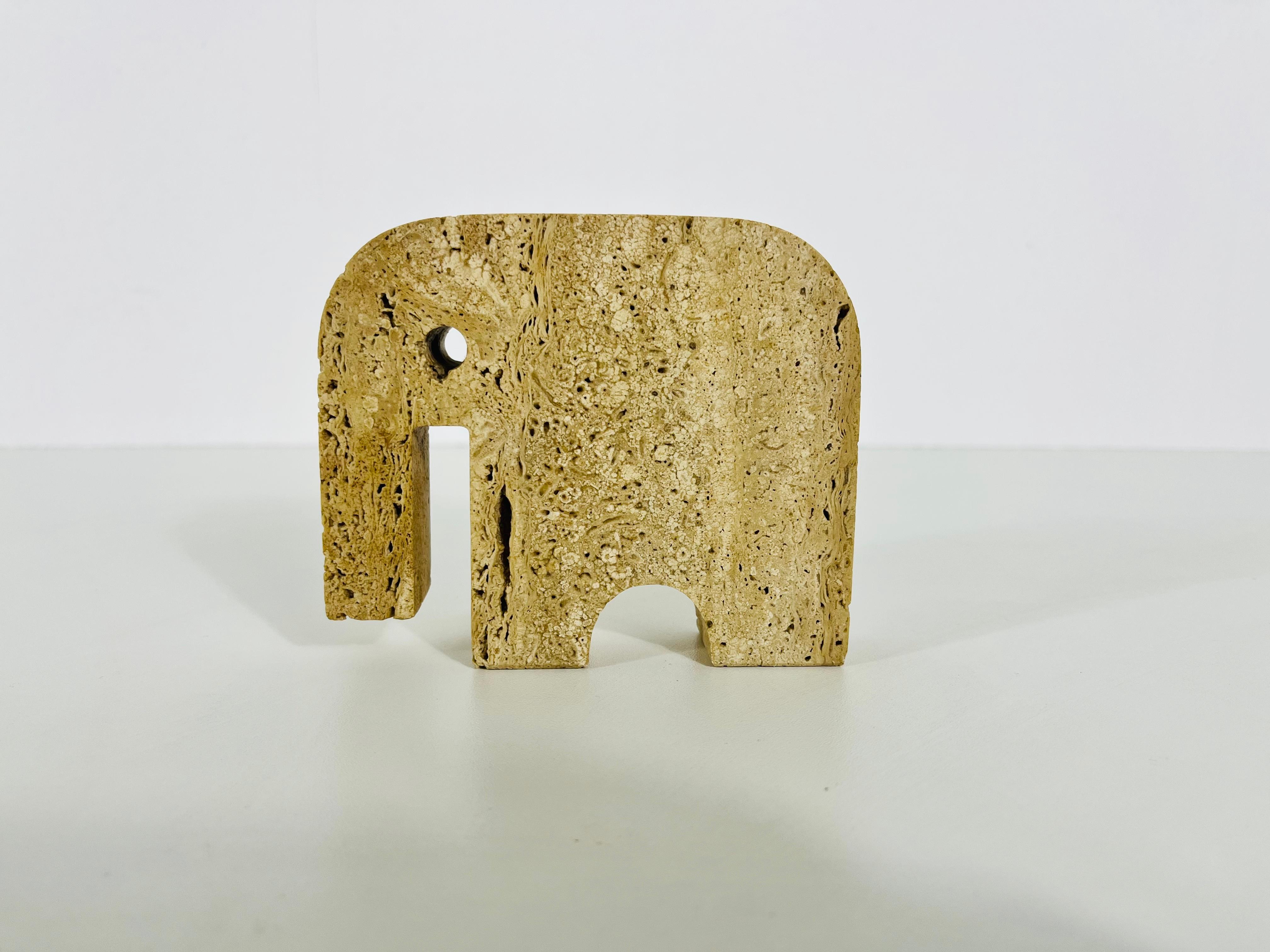 Italian Travertine Sculpture Elephant by Fratelli Mannelli, Italy, 1970s In Good Condition For Sale In Hagenbach, DE