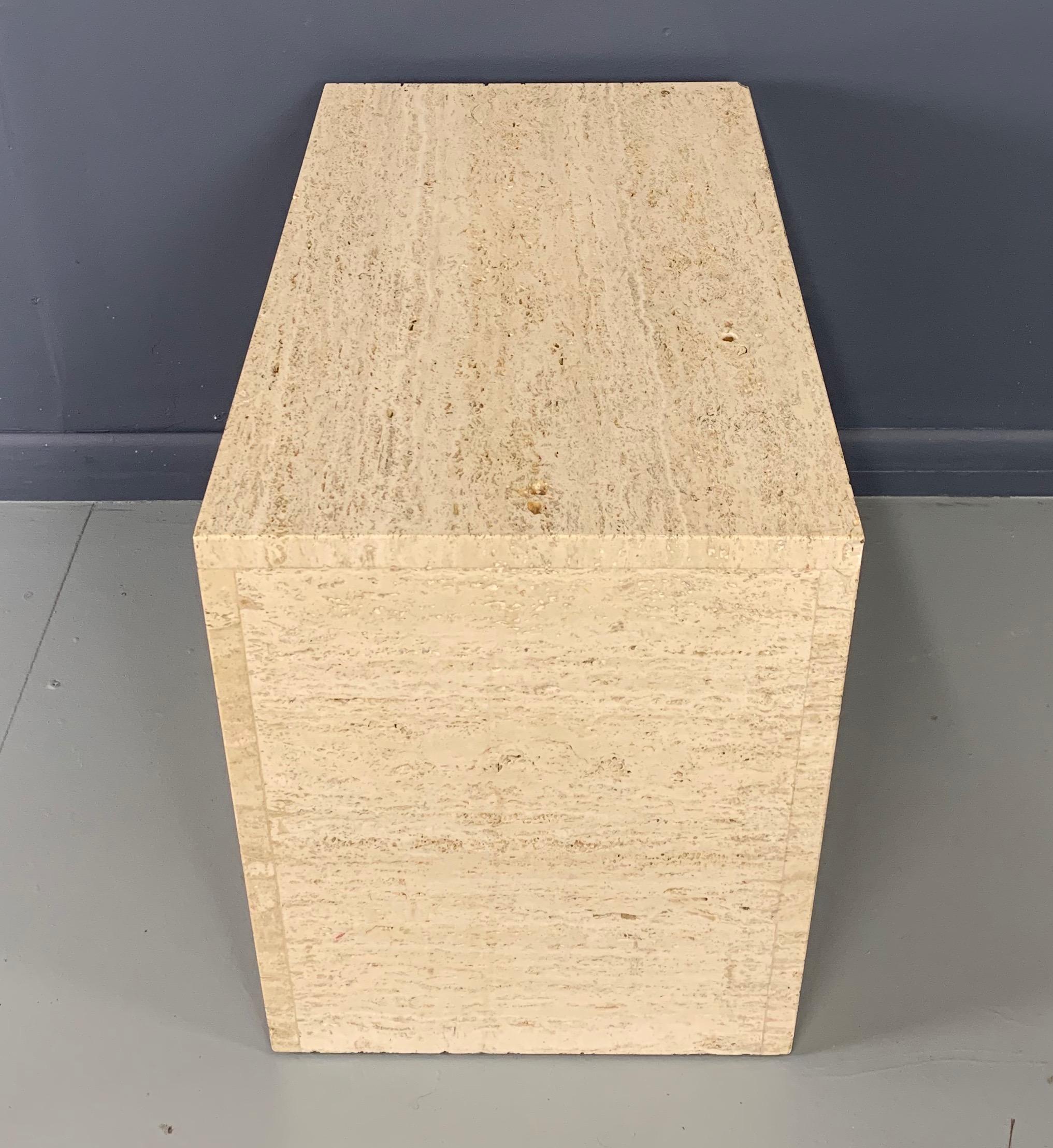 Mesa auxiliar italiana de travertino Midcentury Europeo en venta