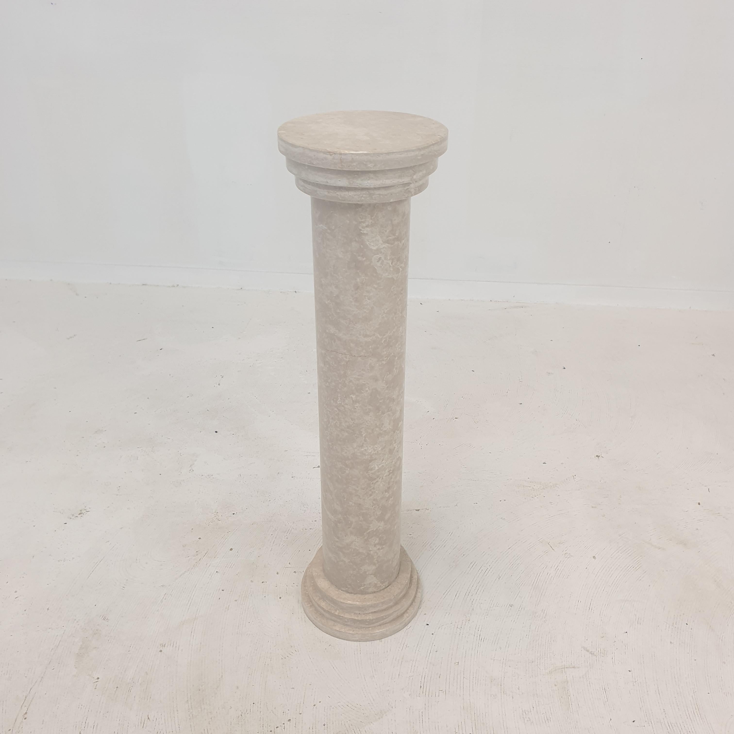 Hand-Crafted Italian Travertine Side Table or Pedestal, 1980s For Sale