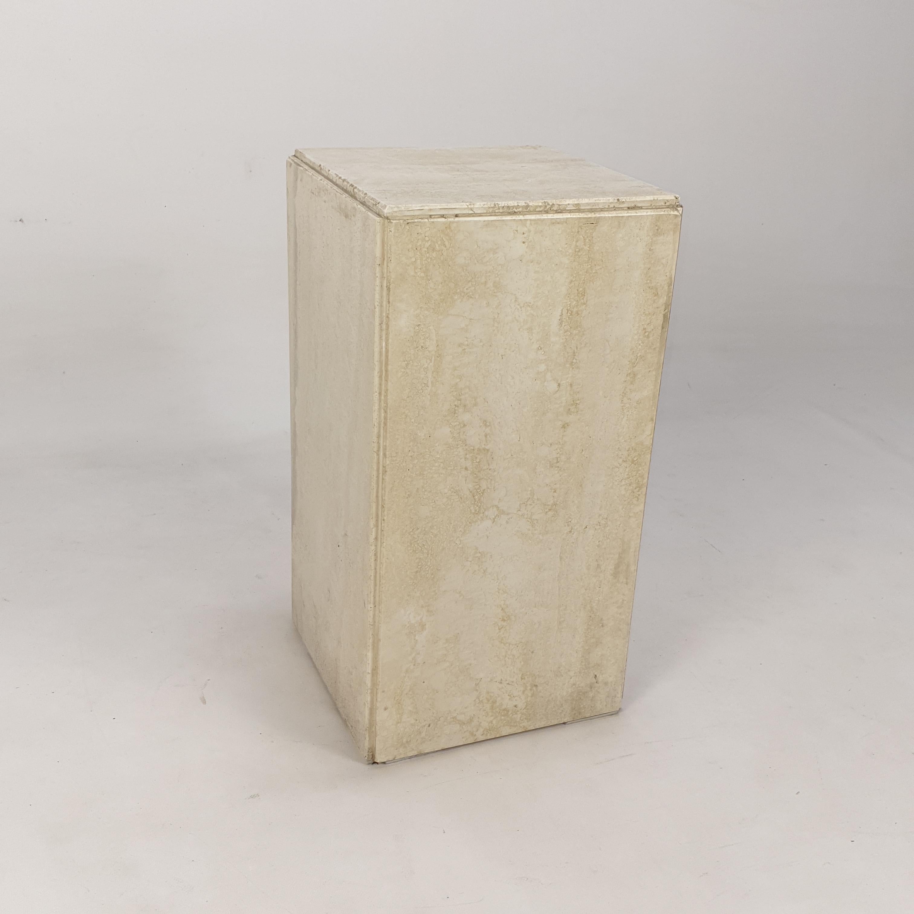 Italian Travertine Side Table or Pedestal, 1980's For Sale 1