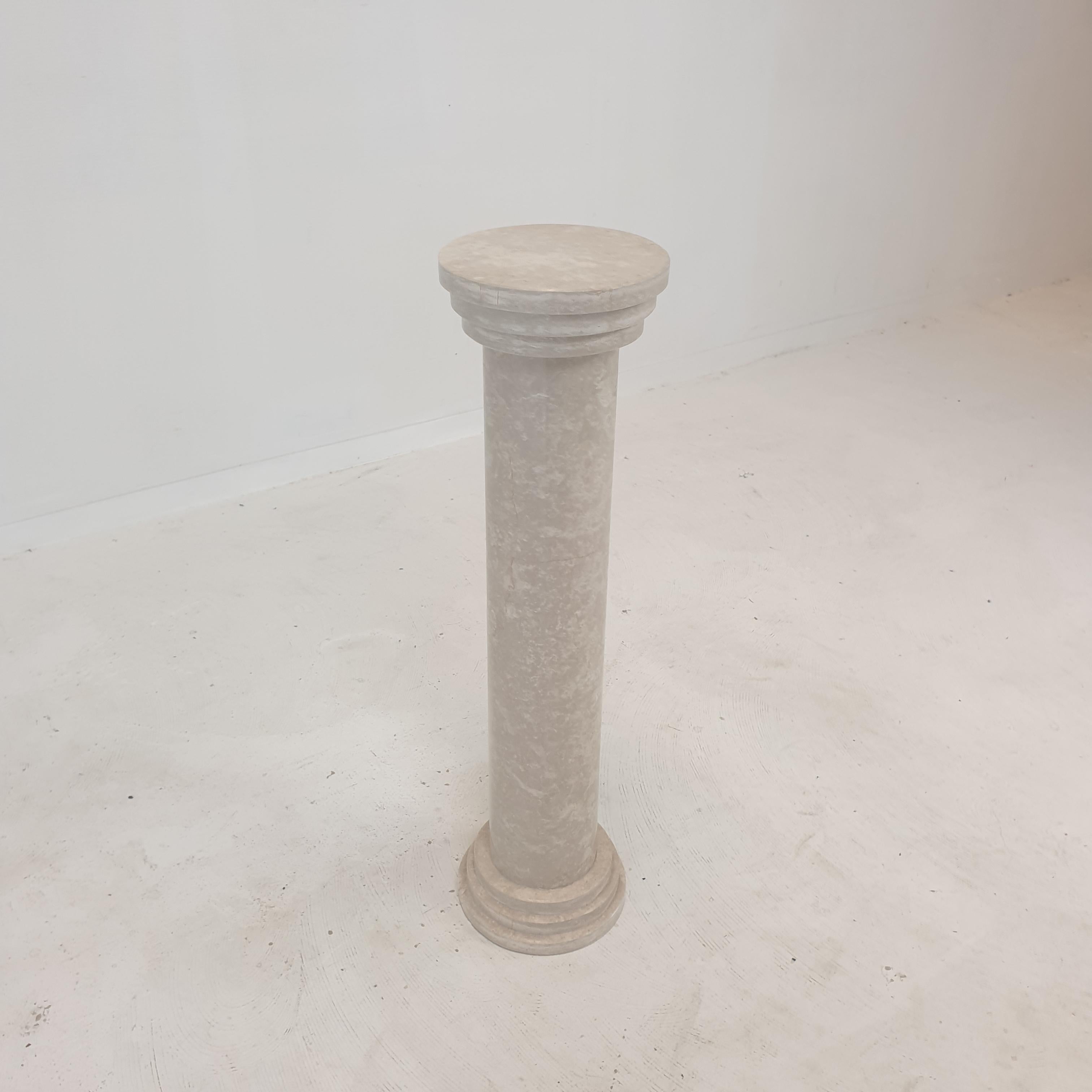Italian Travertine Side Table or Pedestal, 1980s For Sale 1
