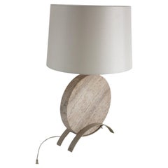Italienische Tischlampe aus Travertin.