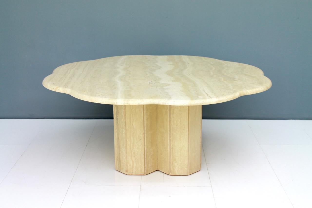 Beautiful travertine coffee table Italy 1970s.
Very good condition.