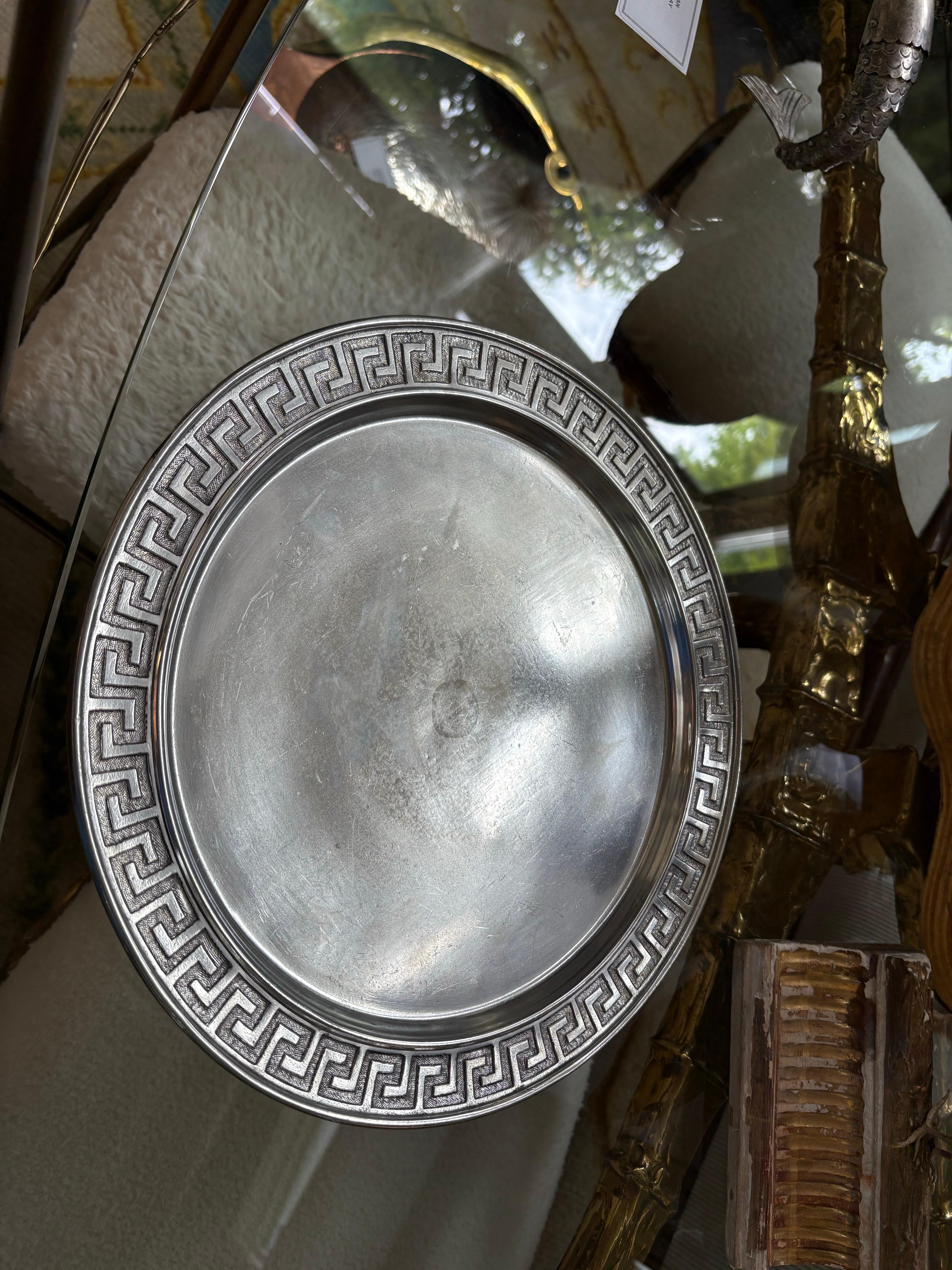 Italiano Vassoio italiano con design a chiave greca in vendita