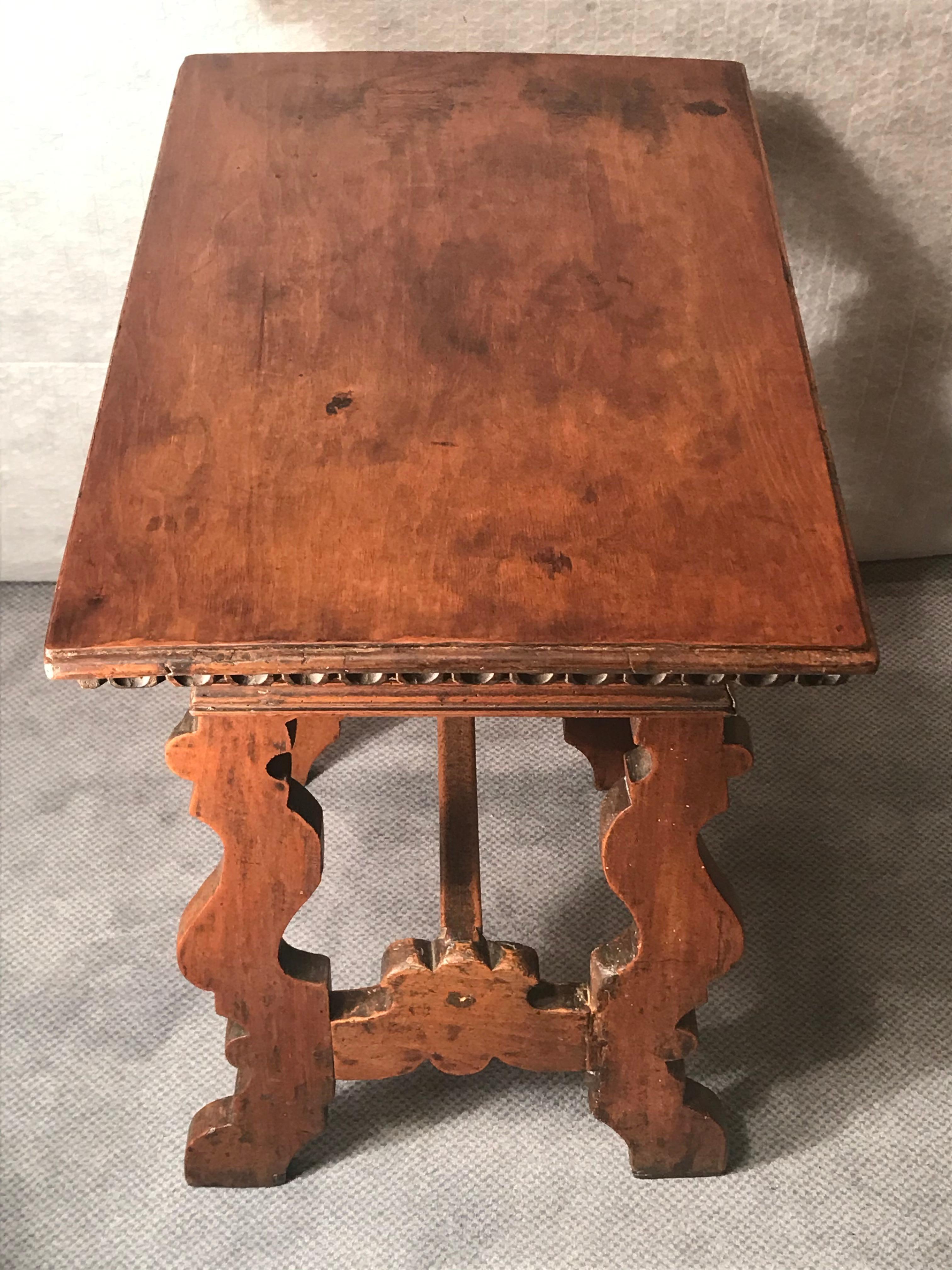 Italian Trestle Side Table, 17th Century, Walnut 5