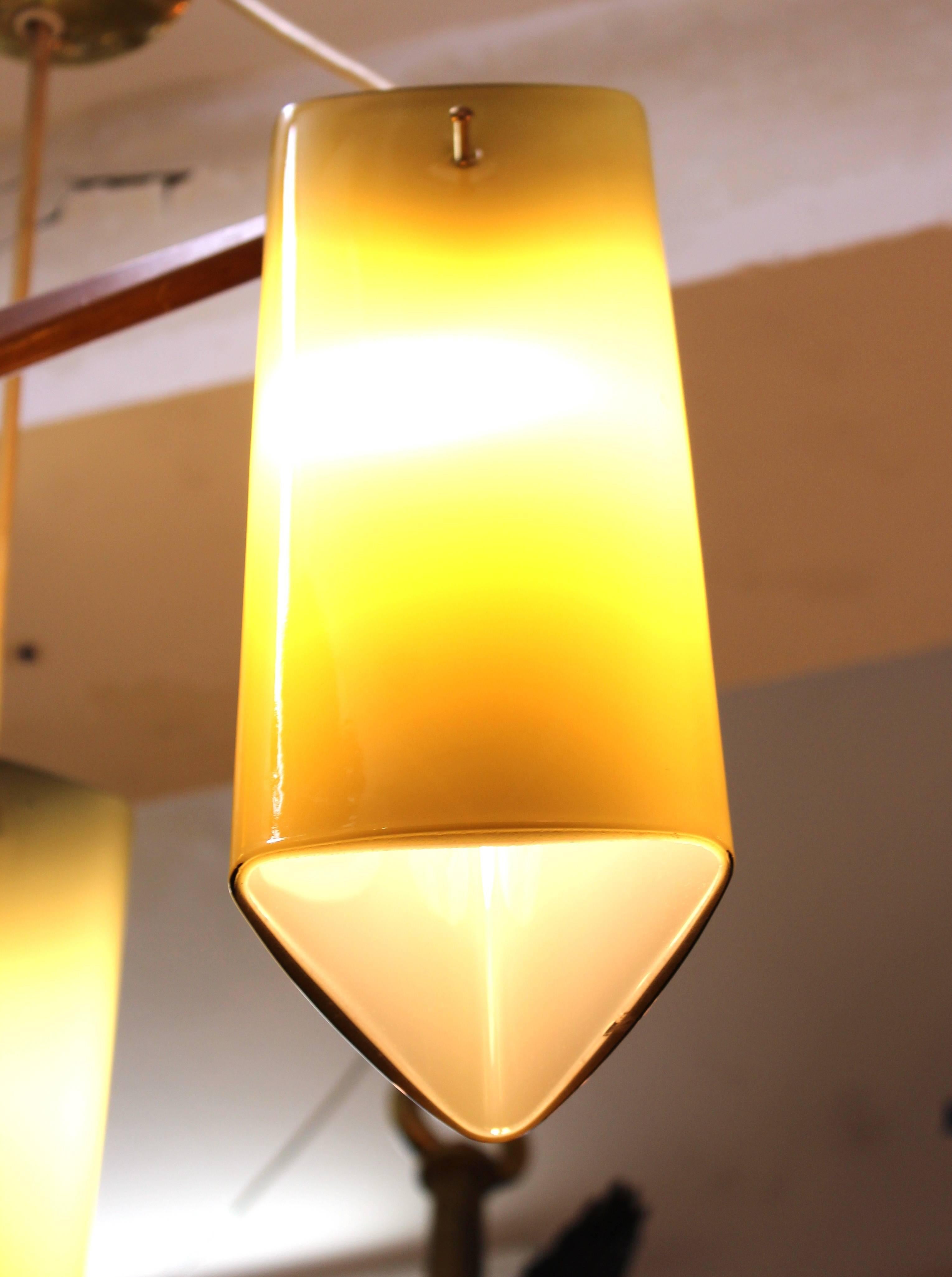 Lampe à suspension italienne tricolore en teck et verre Bon état - En vente à New York, NY