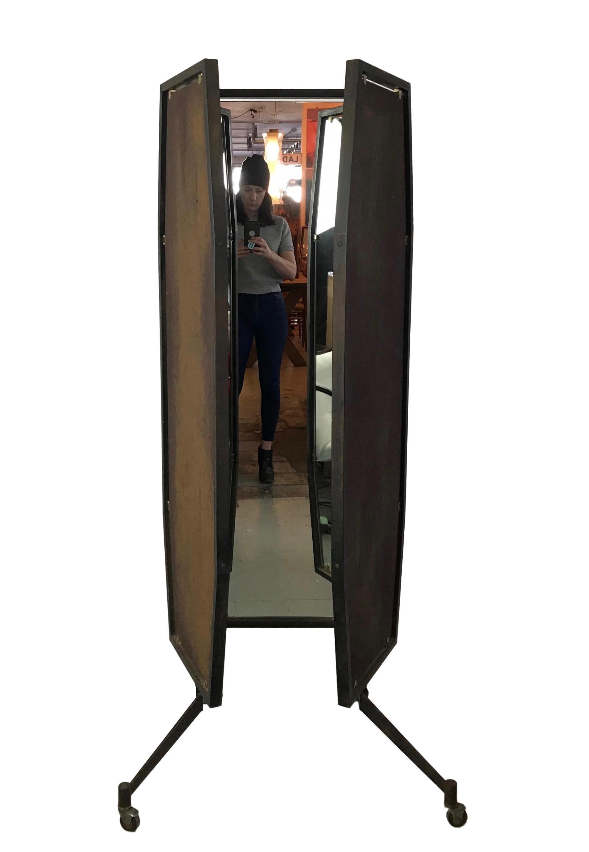 Italian Trifold Mirror on Casters 5