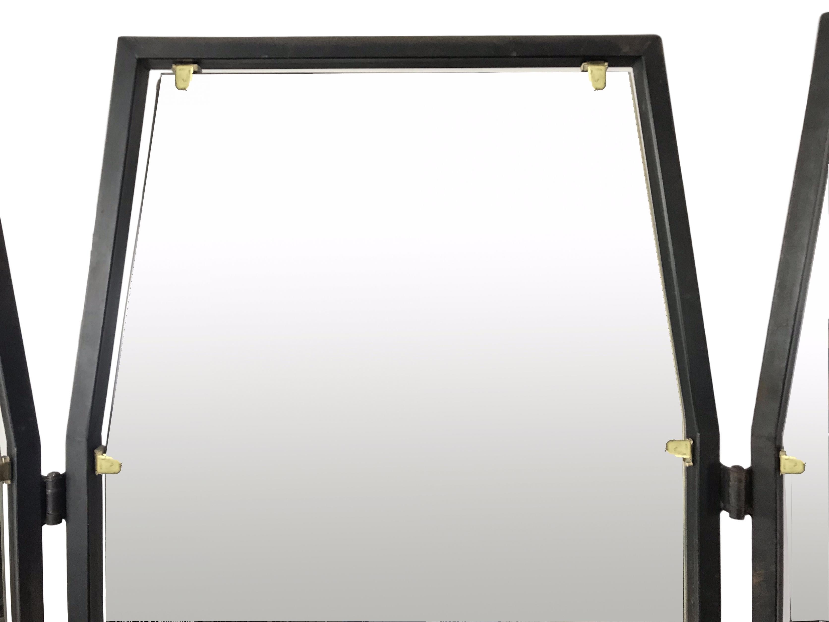 Italian Trifold Mirror on Casters In Good Condition In Seattle, WA