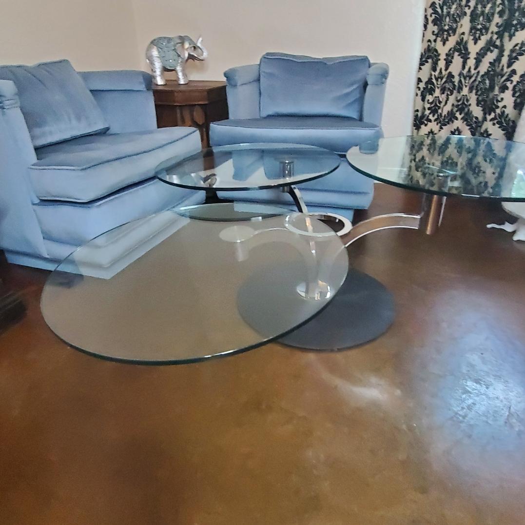Italian Trillo Motion Coffee Table In Good Condition For Sale In Waxahachie, TX