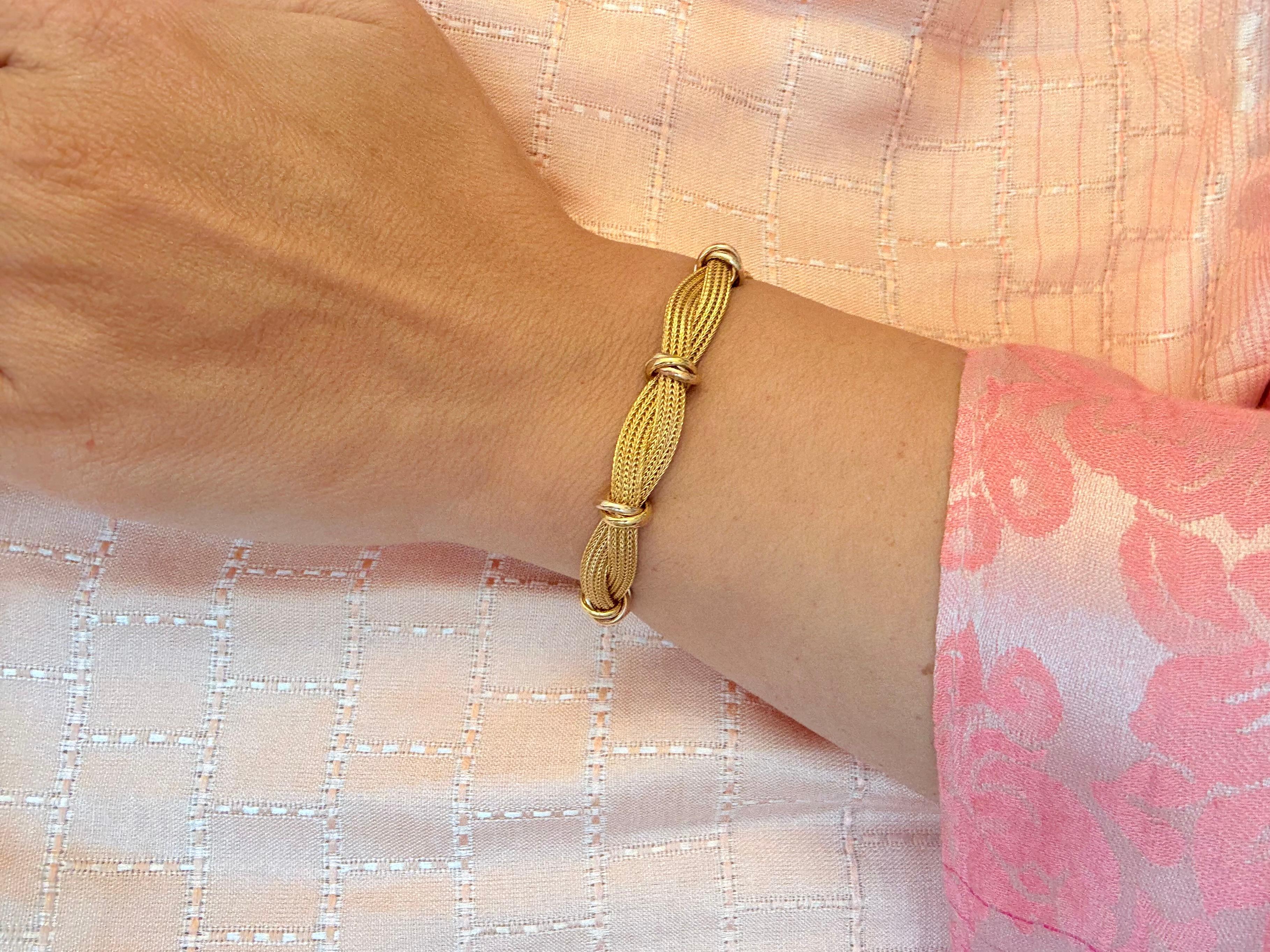 Set di gioielli con collana e bracciale a tre maglie in oro italiano In condizioni buone in vendita a Esch sur Alzette, Esch-sur-Alzette