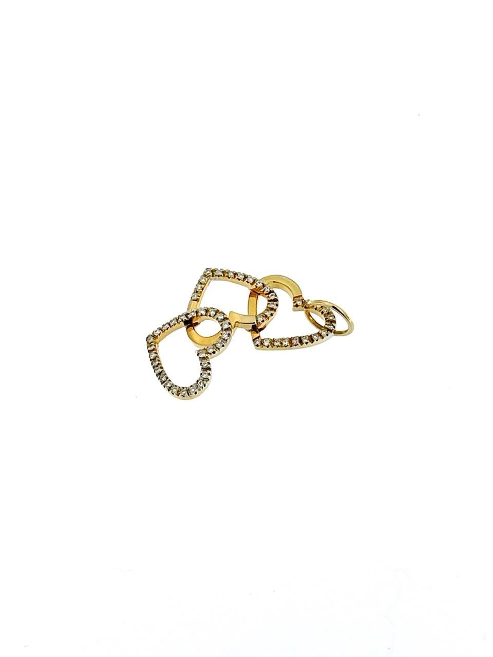 Taille brillant Pendentif italien à trois cœurs en or jaune et diamants en vente