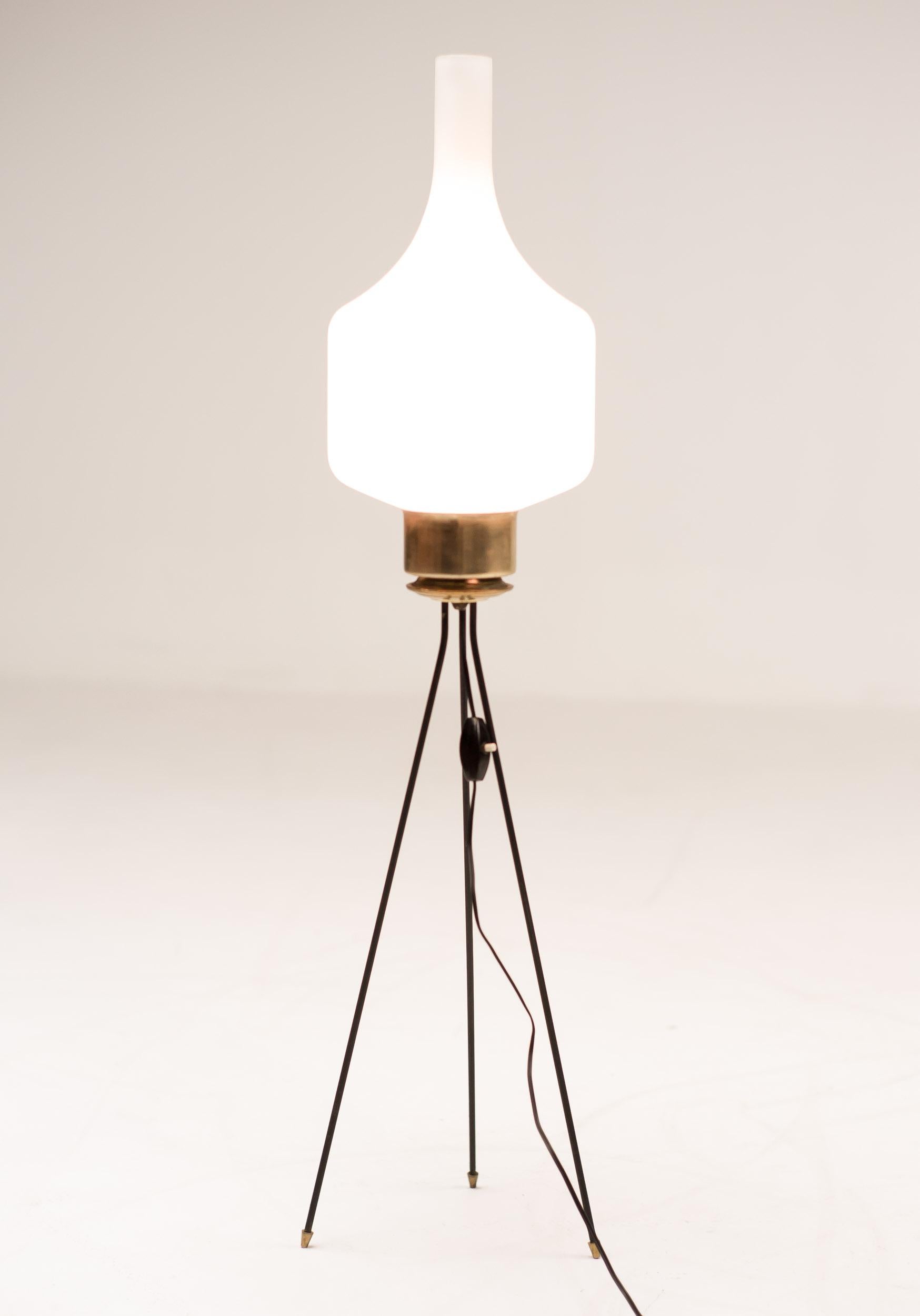 Italian Tripod Lamp In Good Condition In Dronten, NL
