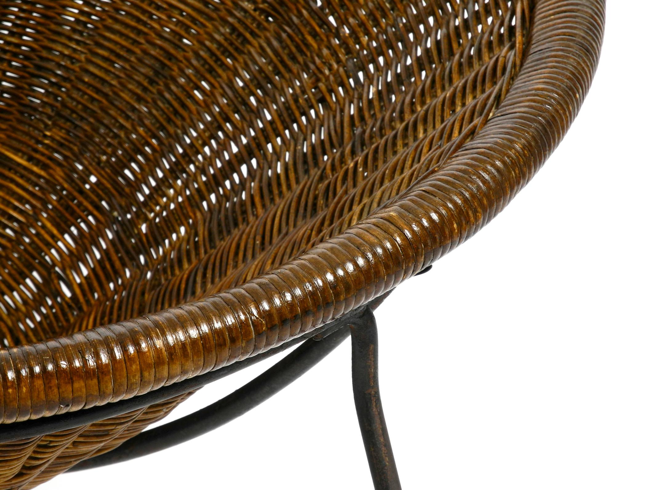 Italian Tripod Mid Century Lounge Basket Chair Made of Wicker by Roberto Mango 10