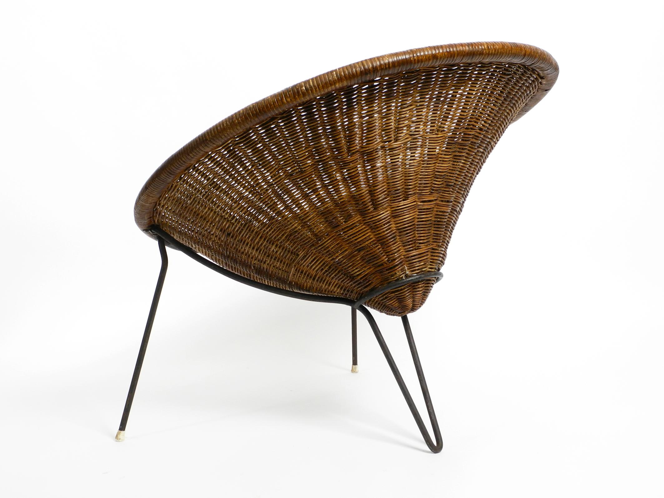 Mid-Century Modern Italian Tripod Mid Century Lounge Basket Chair Made of Wicker by Roberto Mango