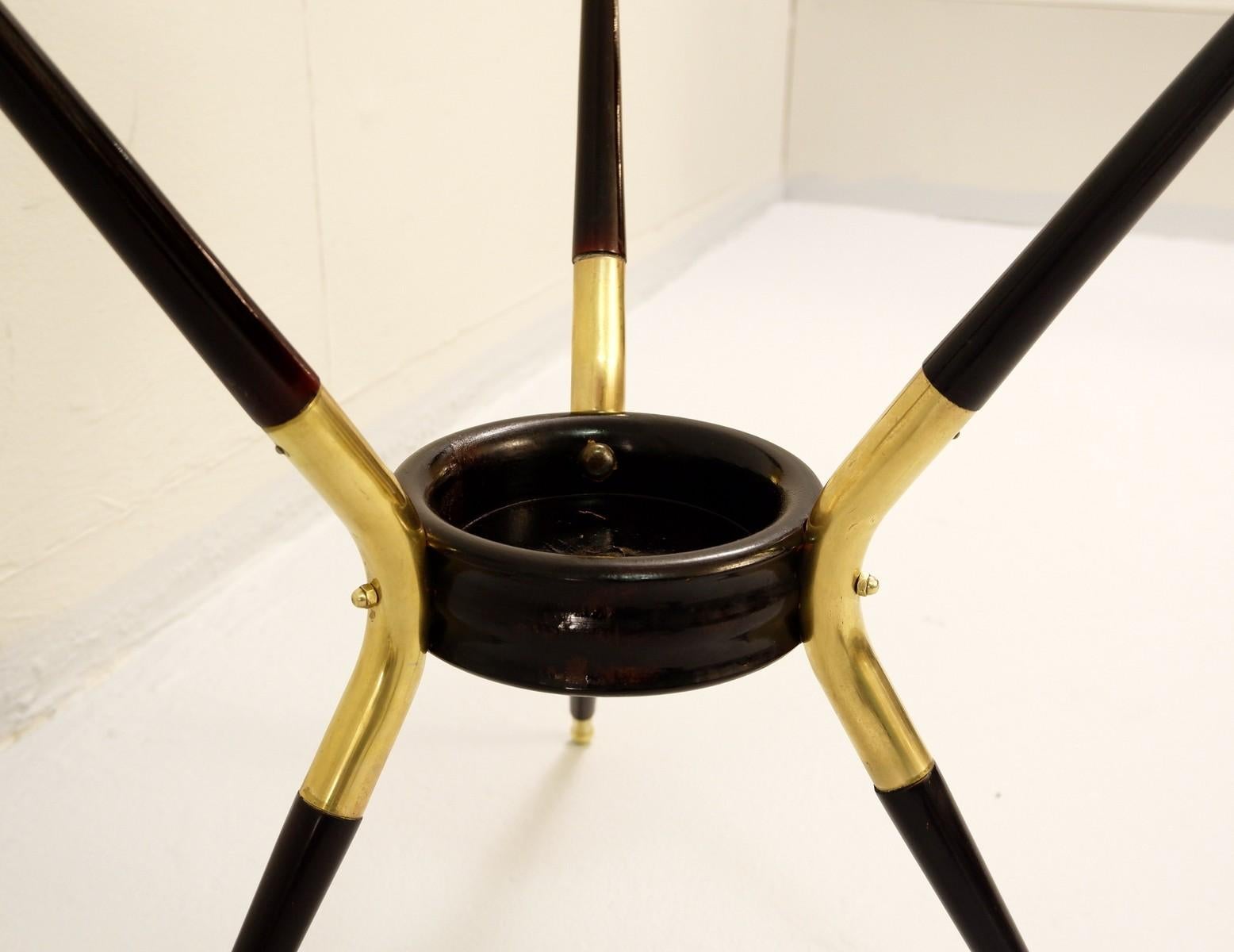 Italian Tripod Table With Three Angular Legs, Attributed To Cesare Lacca, 1950 In Good Condition In Brussels, BE
