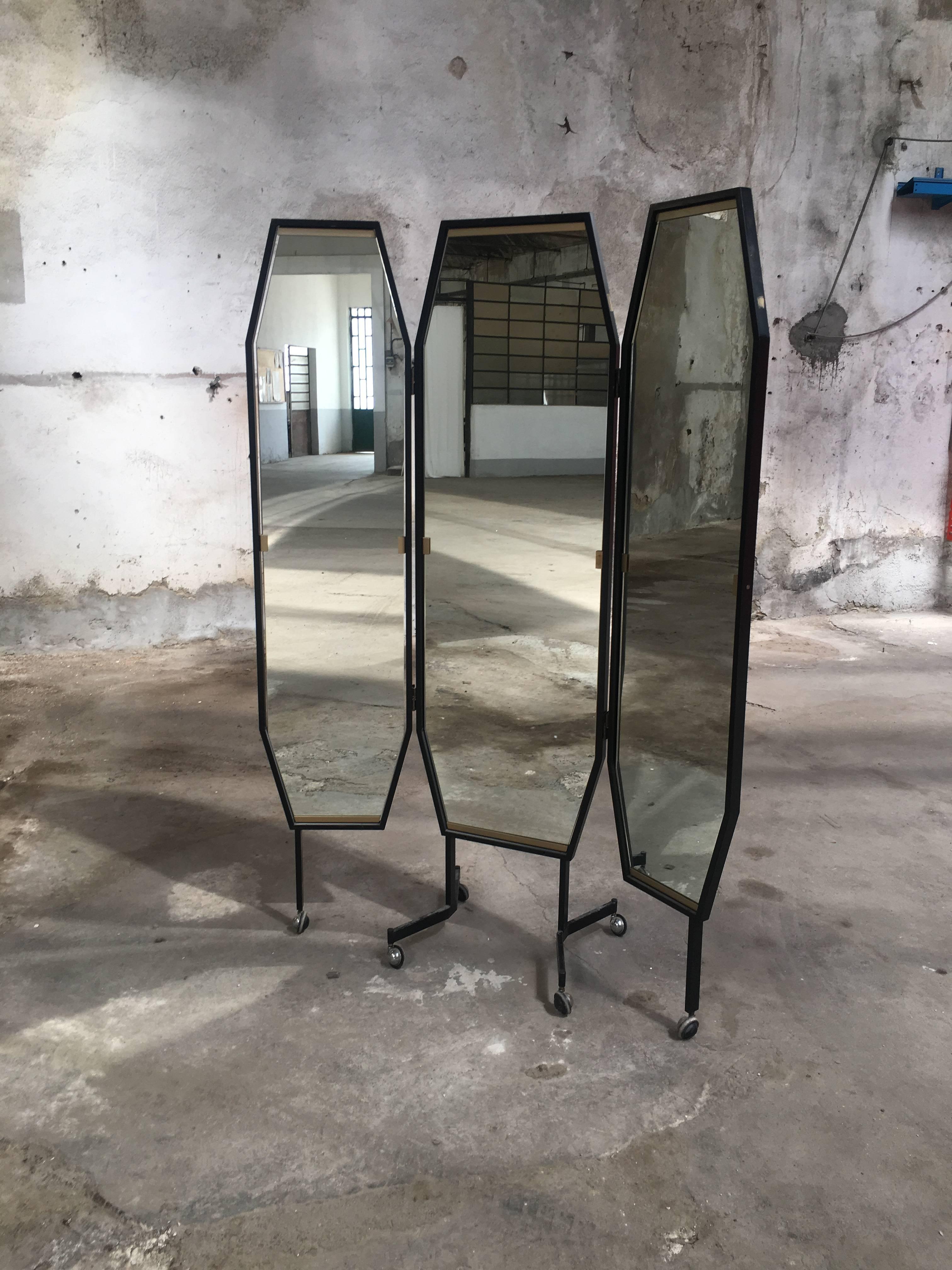 free standing mirror on wheels