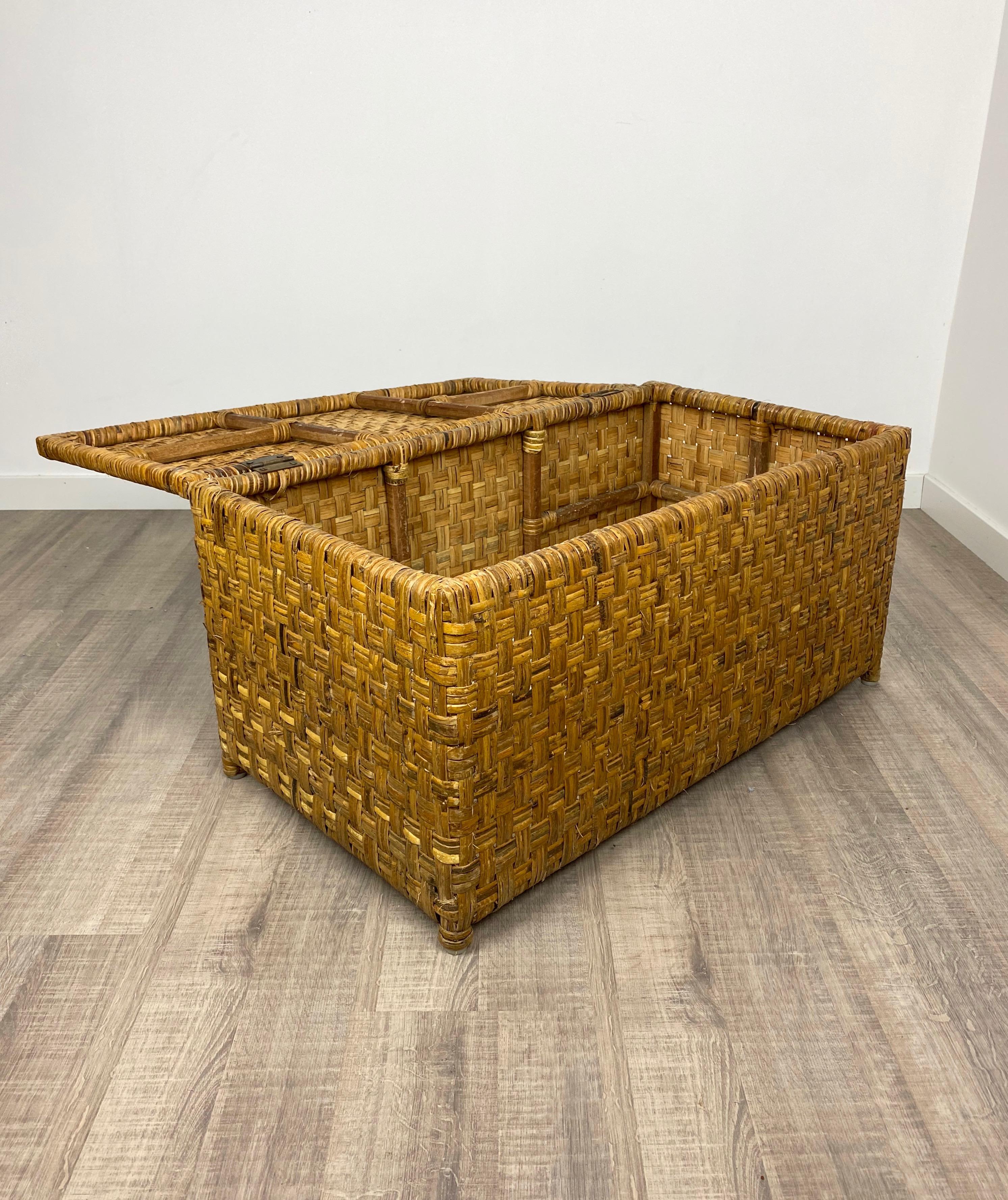 Italian Trunk Chest in Rattan Wicker, Italy, 1960s In Good Condition In Rome, IT
