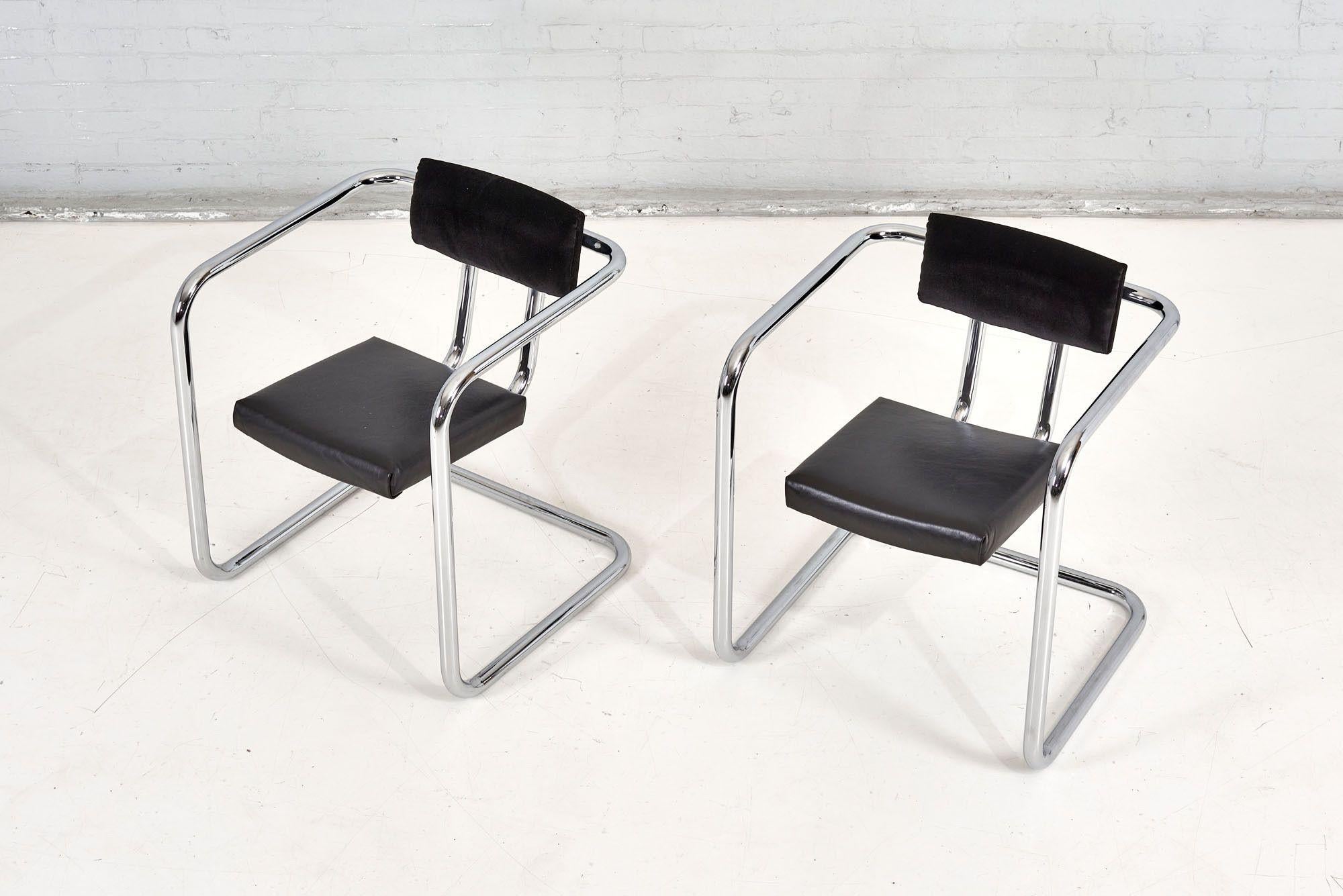 Mid-20th Century Italian Tubular Cantilever Lounge Chairs, 1960 For Sale