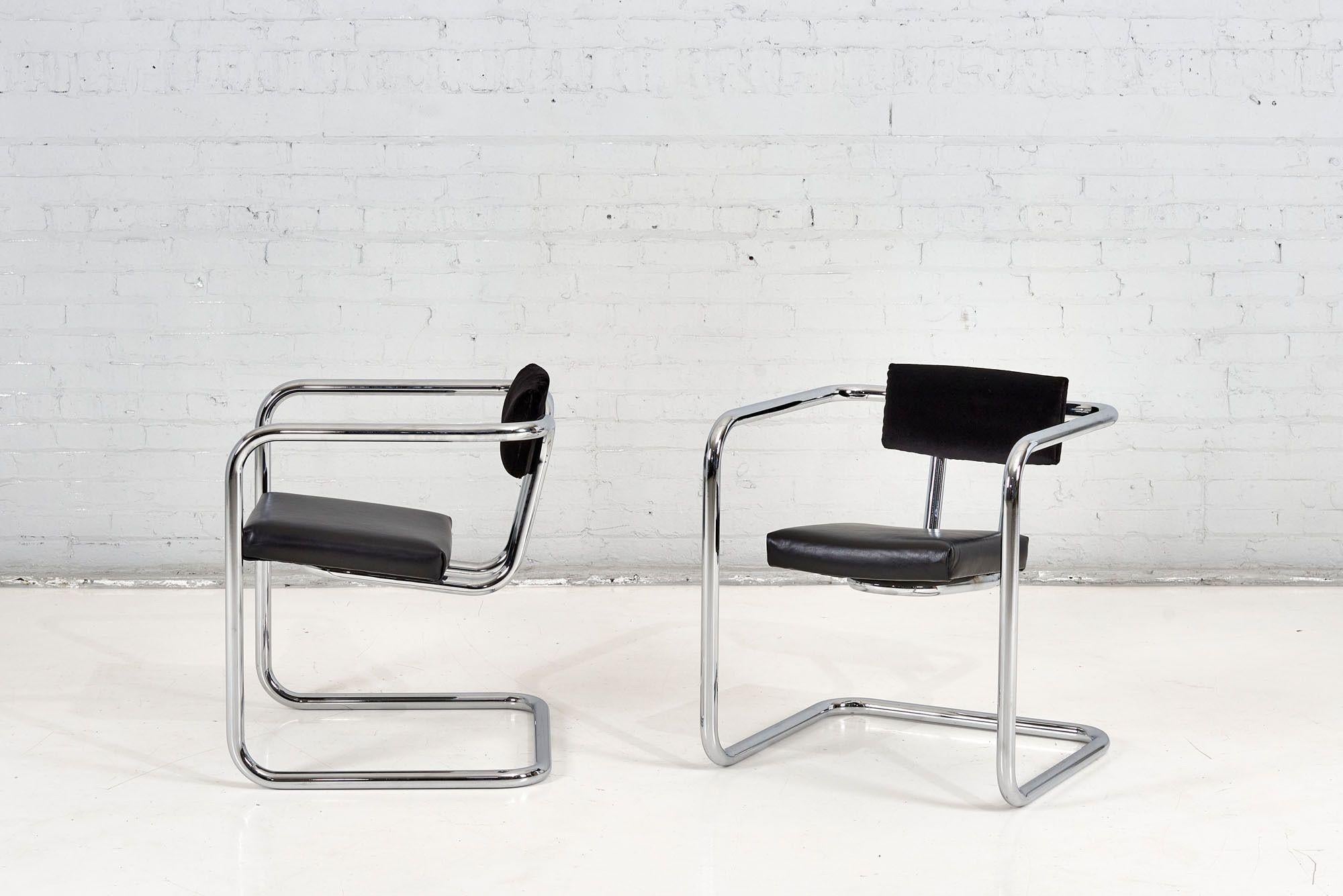 Leather Italian Tubular Cantilever Lounge Chairs, 1960 For Sale