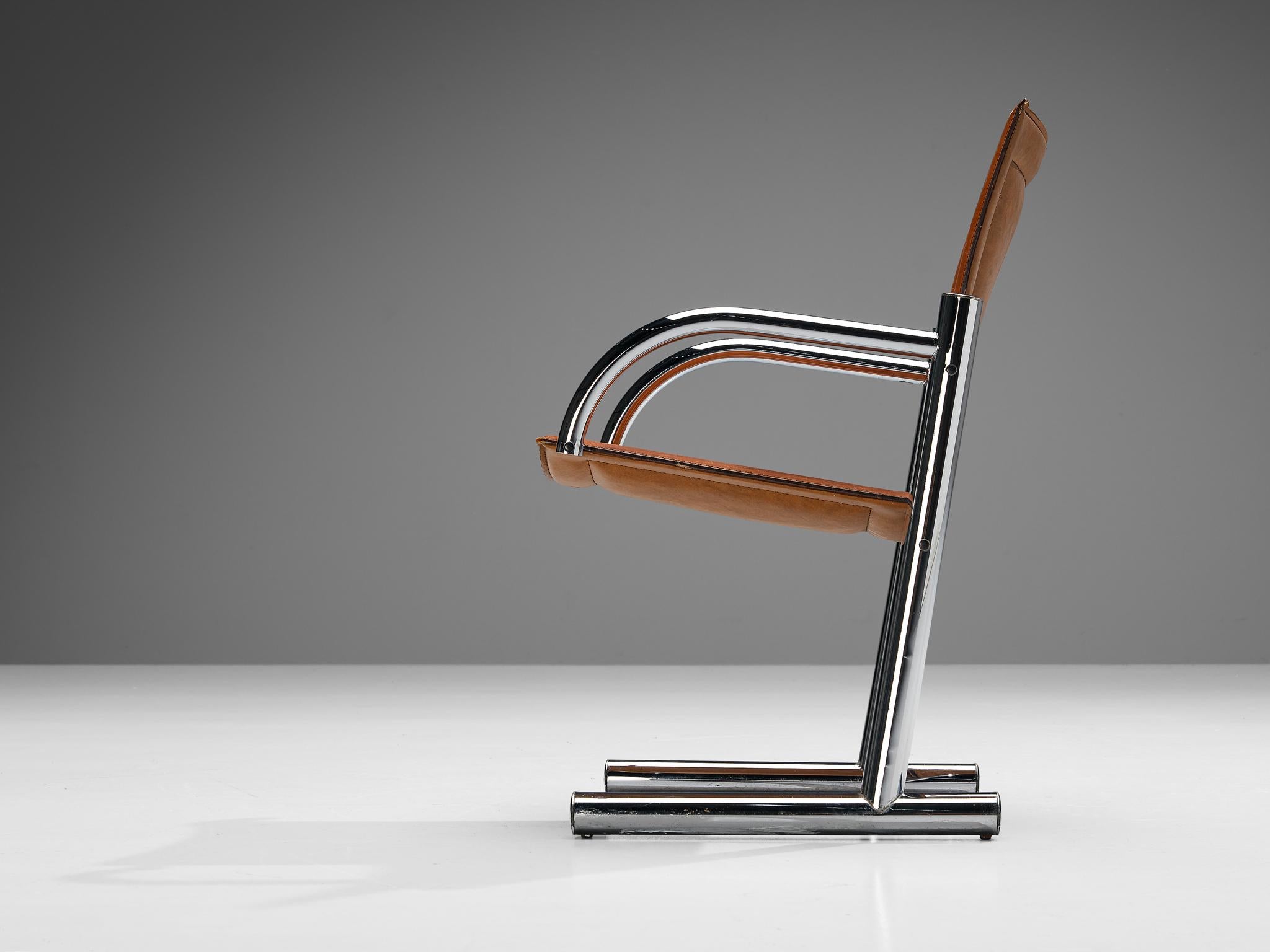 Italienischer röhrenförmiger Stuhl aus cognacfarbenem Sattelleder (Moderne der Mitte des Jahrhunderts) im Angebot
