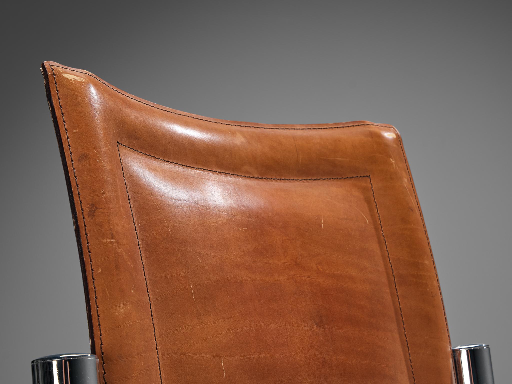 Italienischer röhrenförmiger Stuhl aus cognacfarbenem Sattelleder (Ende des 20. Jahrhunderts) im Angebot