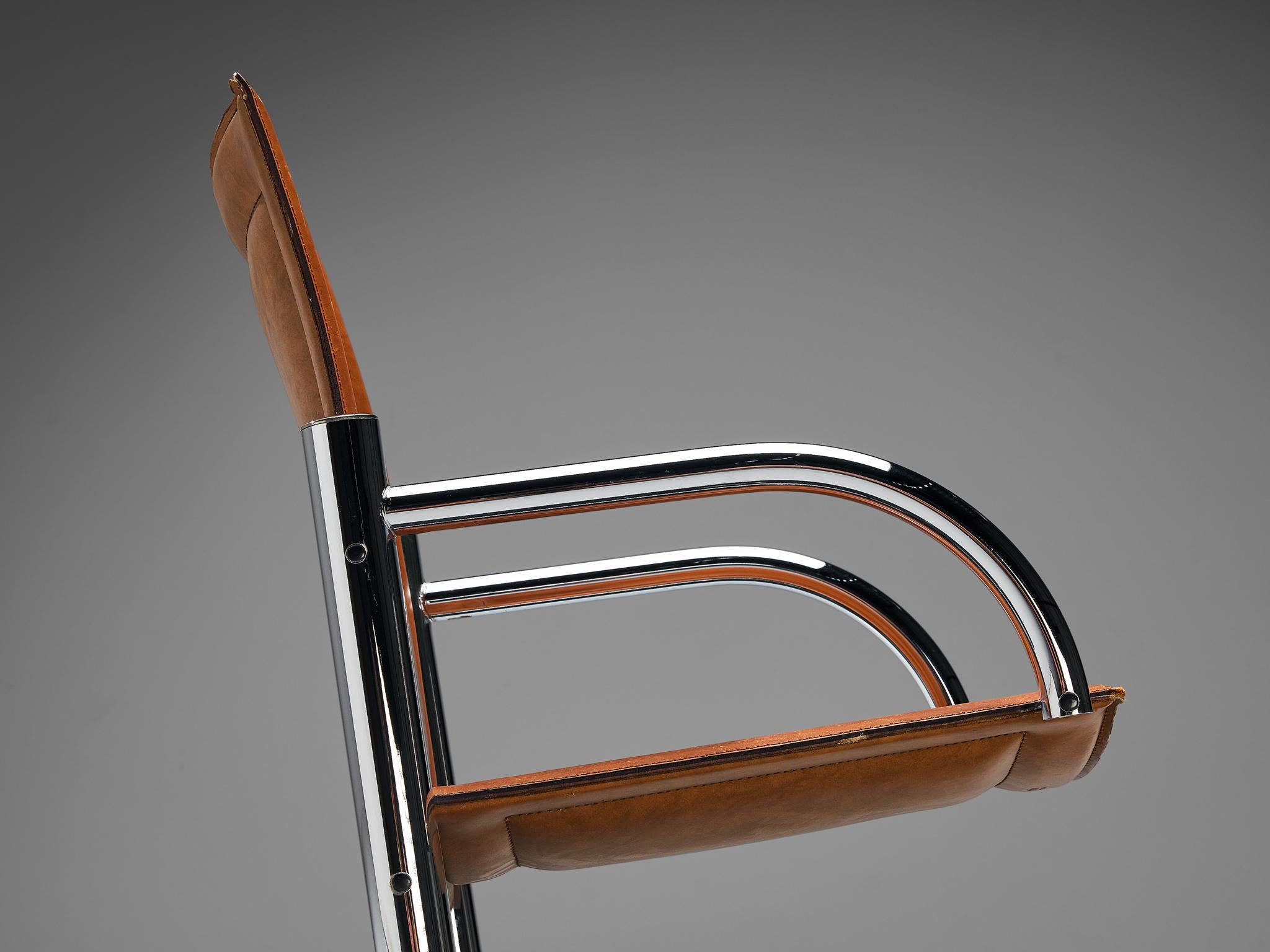 Italienischer röhrenförmiger Stuhl aus cognacfarbenem Sattelleder im Angebot 2